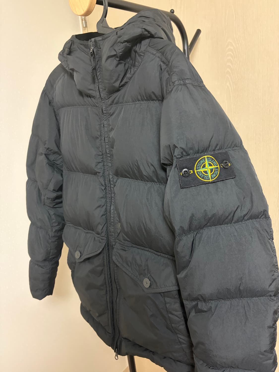 [정품/24FW] 스톤아일랜드 크링클랩스 후드 다운 자켓 블랙 상품이미지2