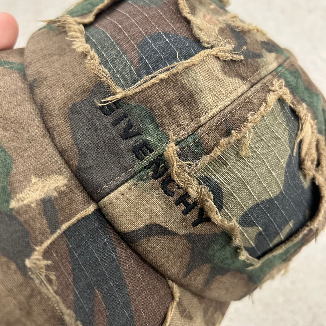 21FW GIVENCHY 상품이미지2