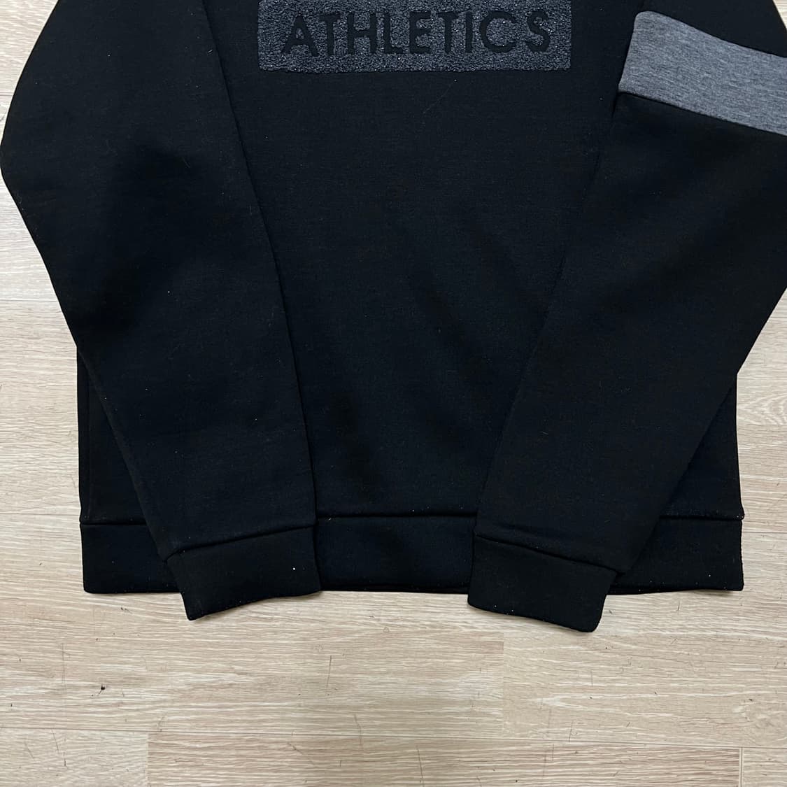 노스페이스 여성 마운틴 애슬레틱 빅로고 크루넥 맨투맨 [블랙] M/90 상품이미지3