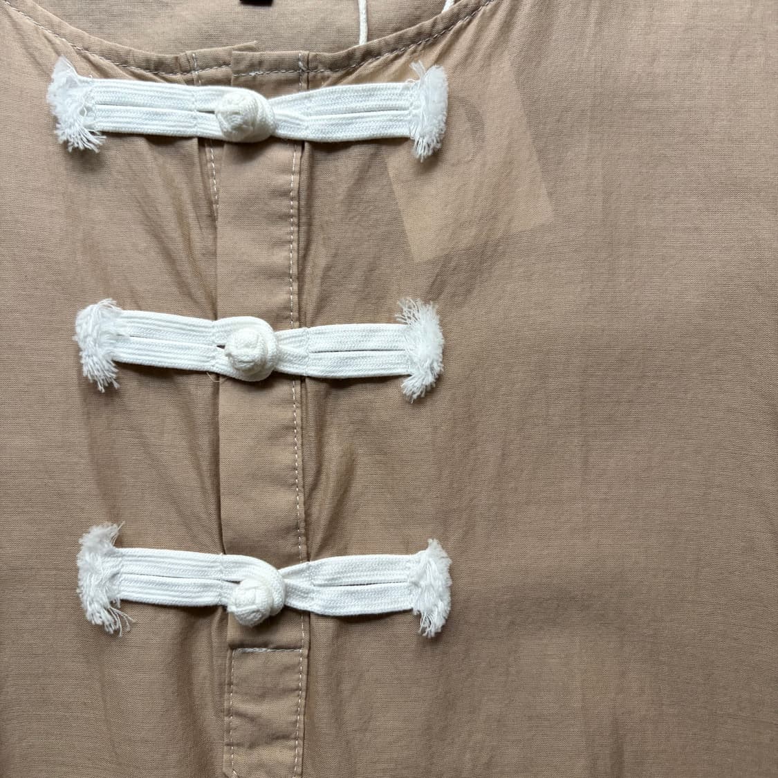 Punching Ethnic Closing Detail Blouse 상품이미지4