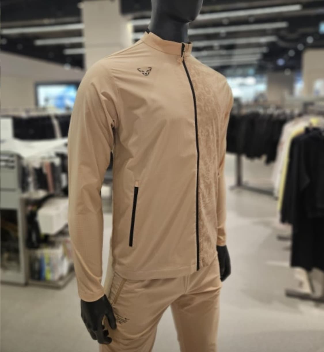 [100]다이나핏 기능성 트레이닝 집업 상품이미지3