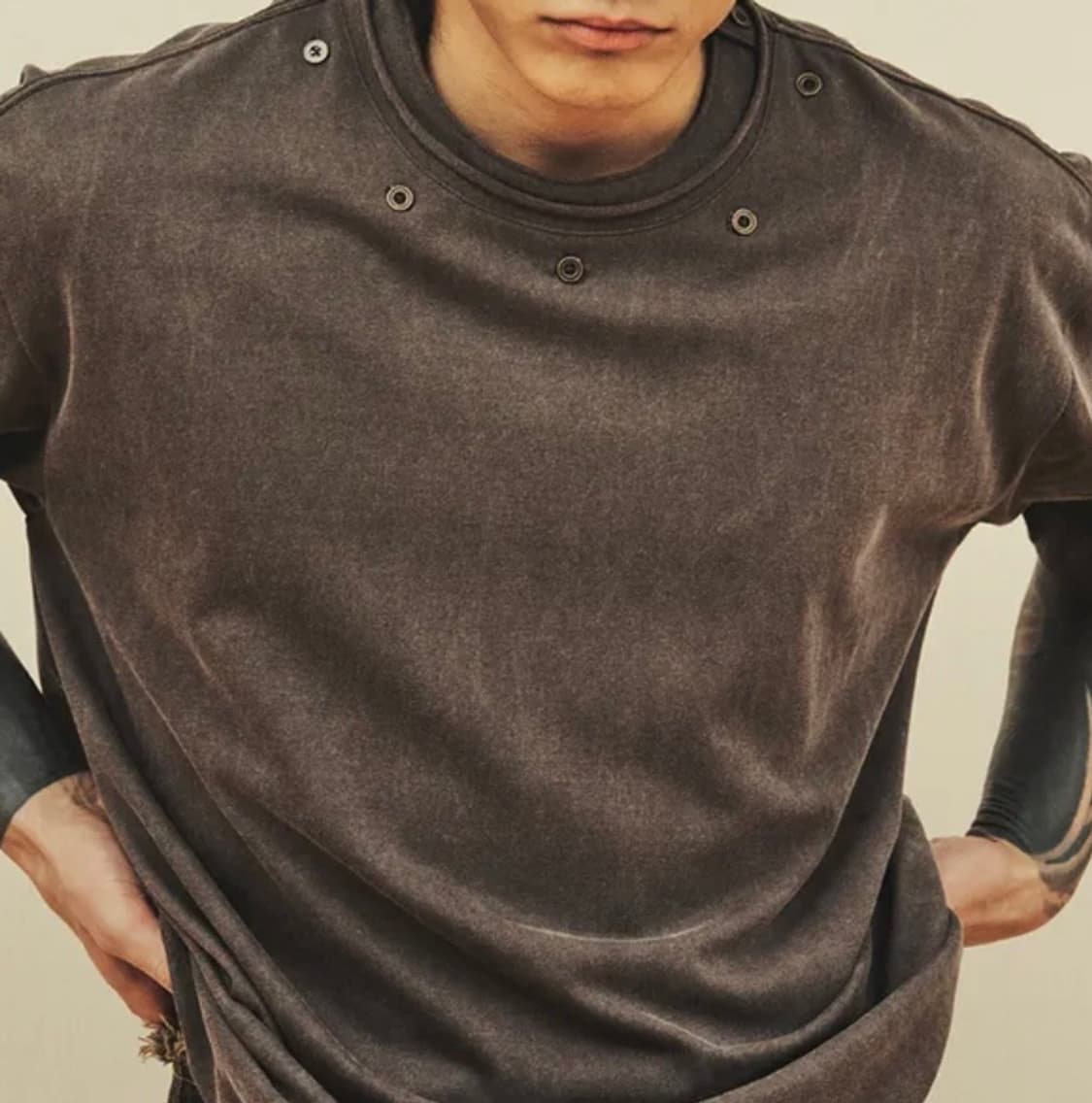 나아나나 버튼 반팔티 (퍼플브라운) 상품이미지2