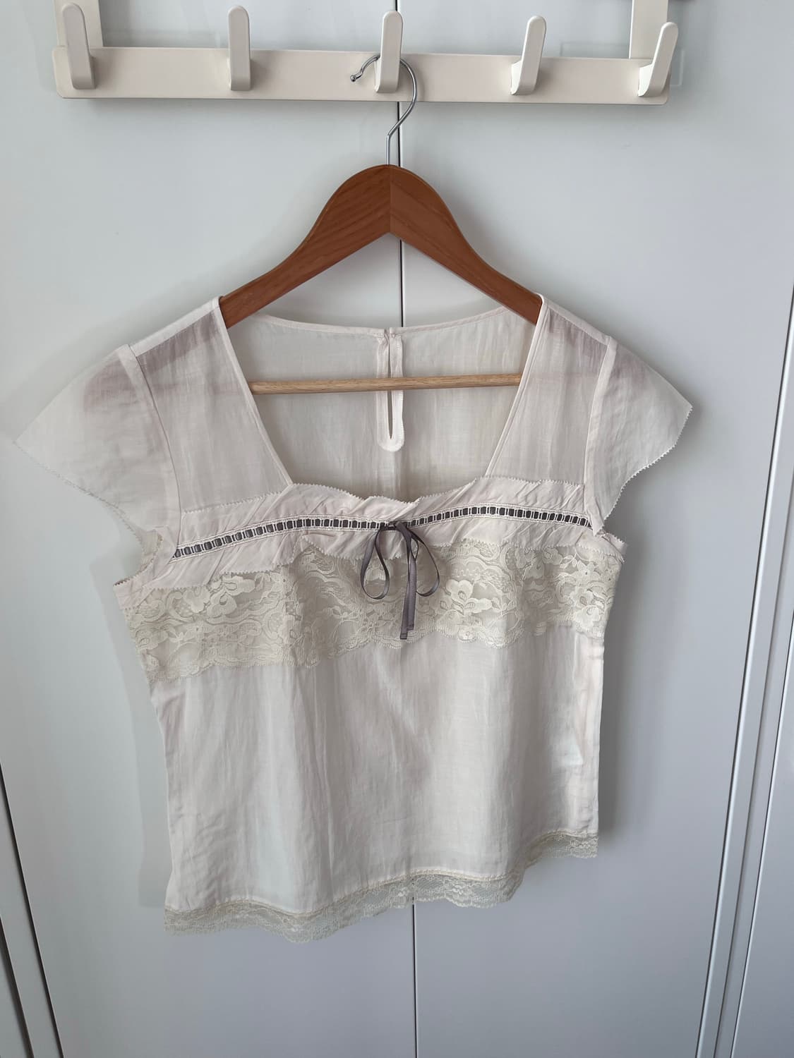 C.aujard 레이스 리본 캡소매 블라우스 상품이미지7