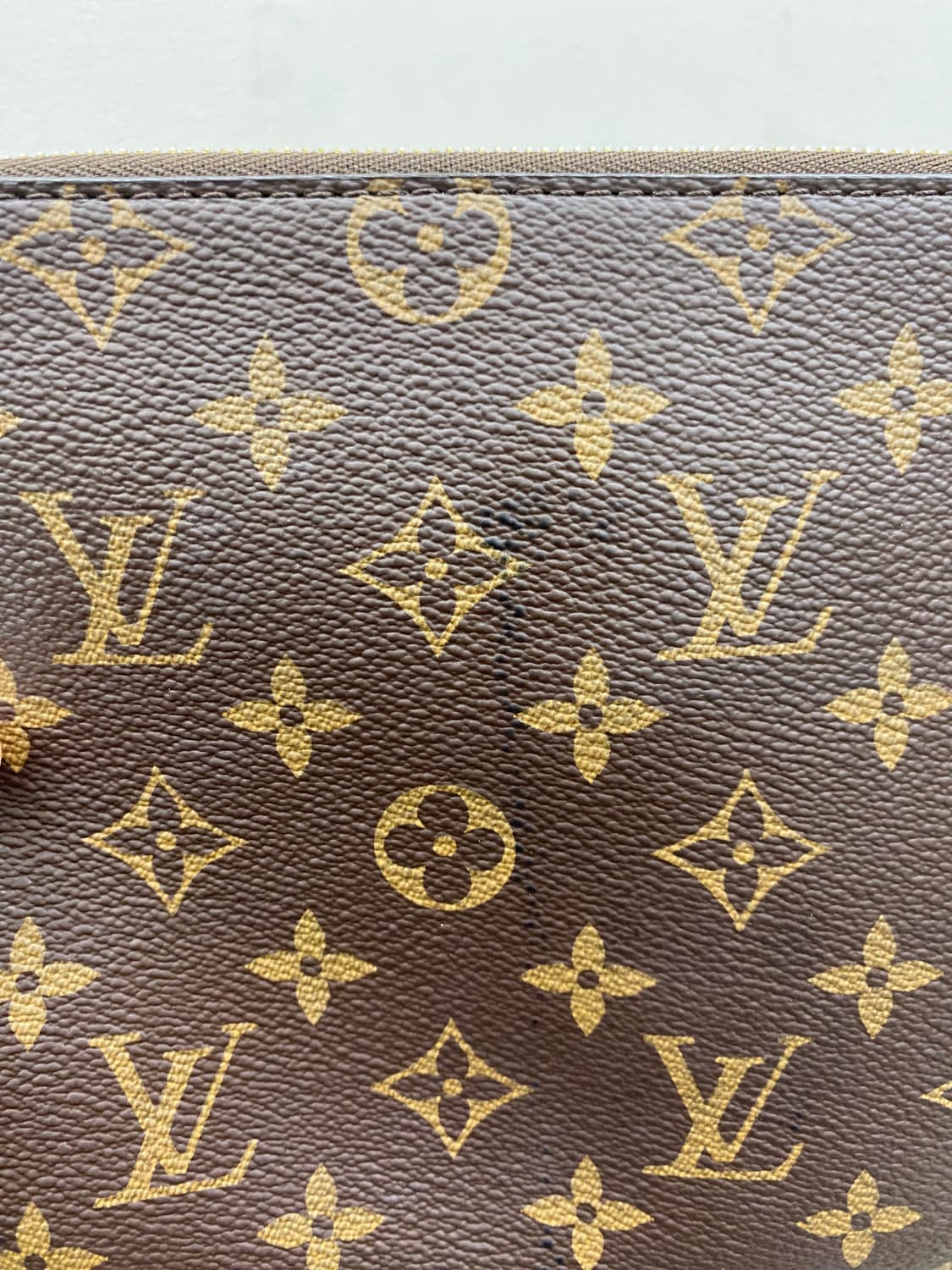 루이비통 에튀 보야주 클러치PM 상품이미지5