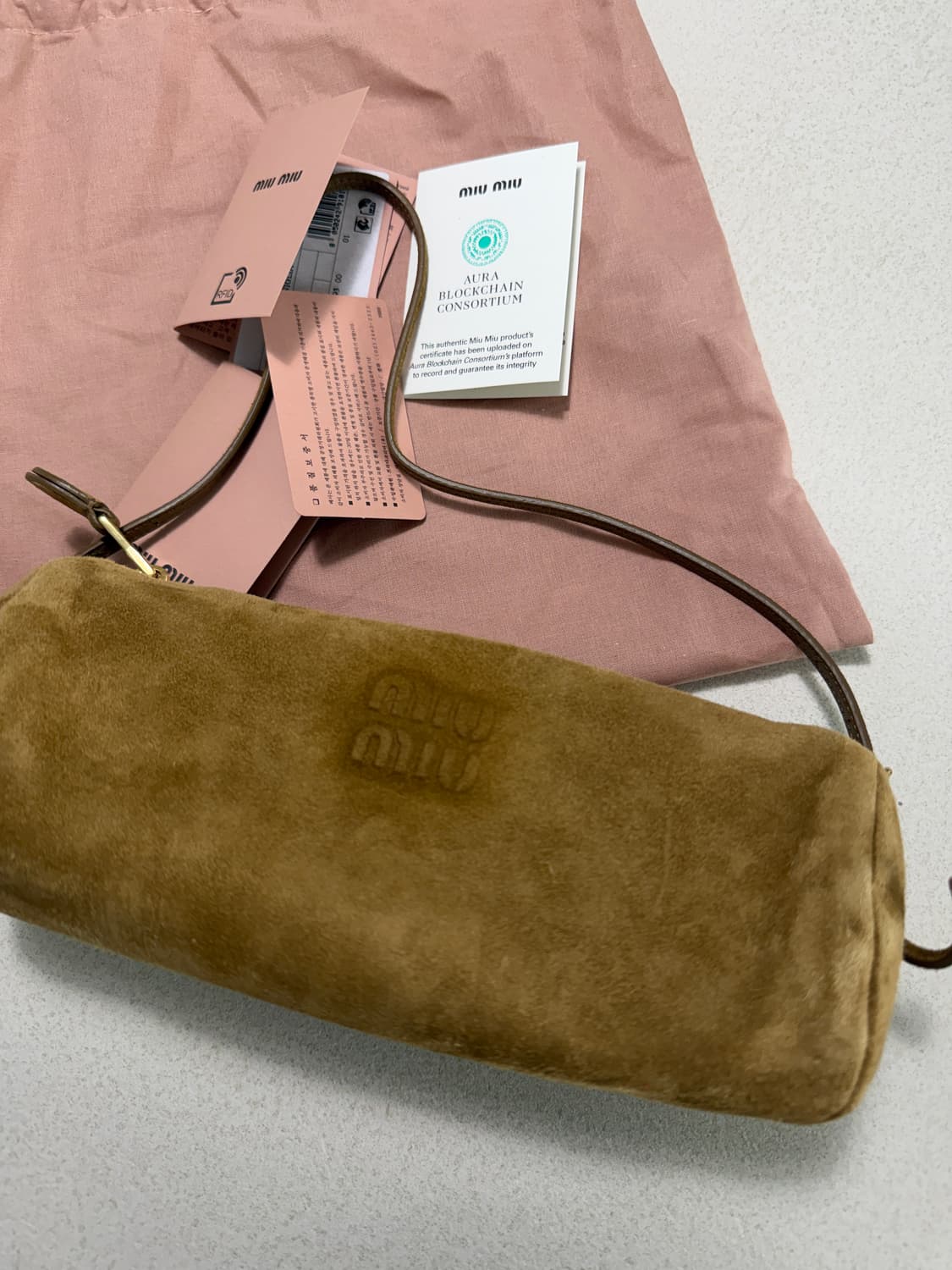 미우미우 스웨이드 가죽 파우치 미니백 상품이미지2
