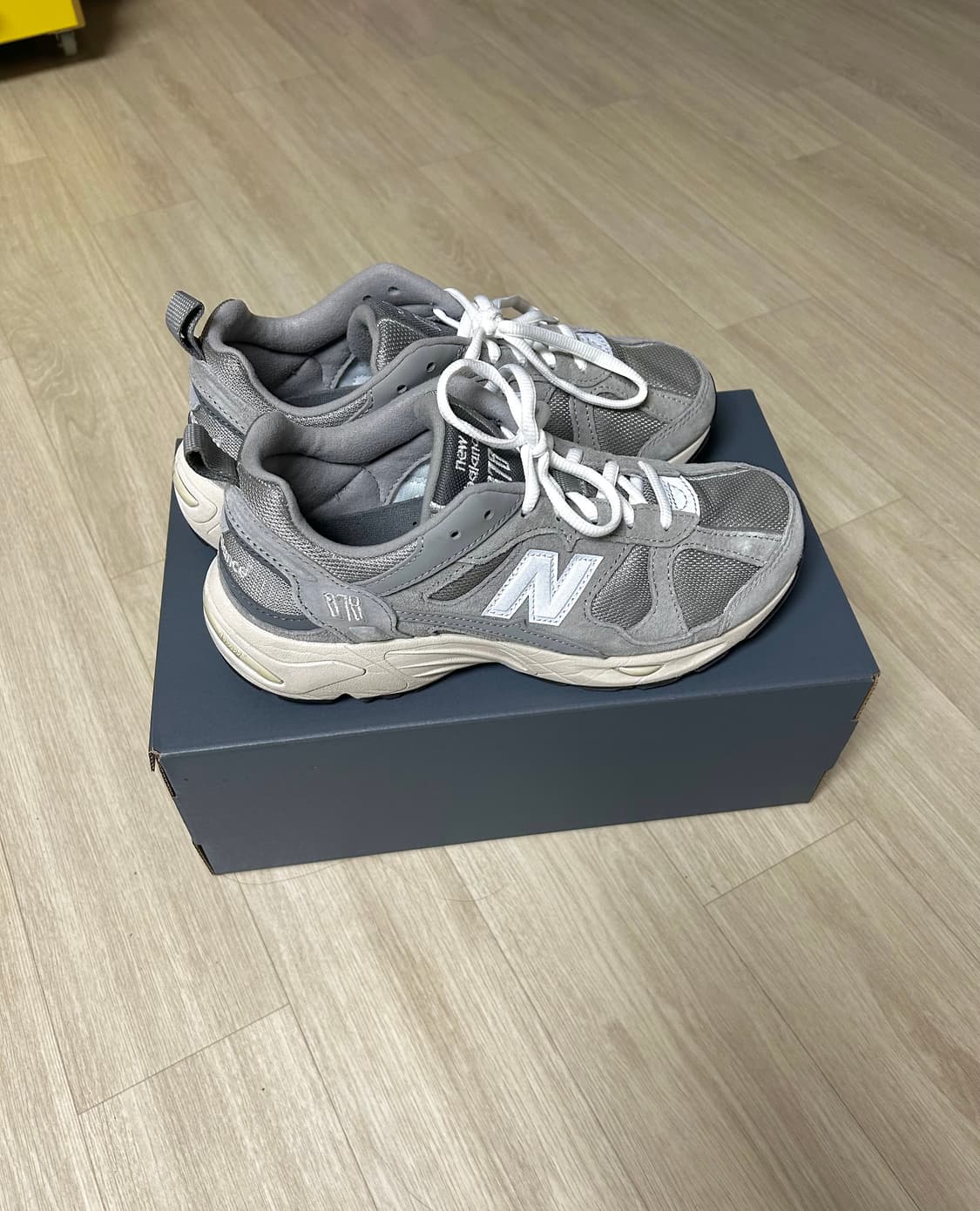 뉴발란스 878 그레이 235  상품이미지2