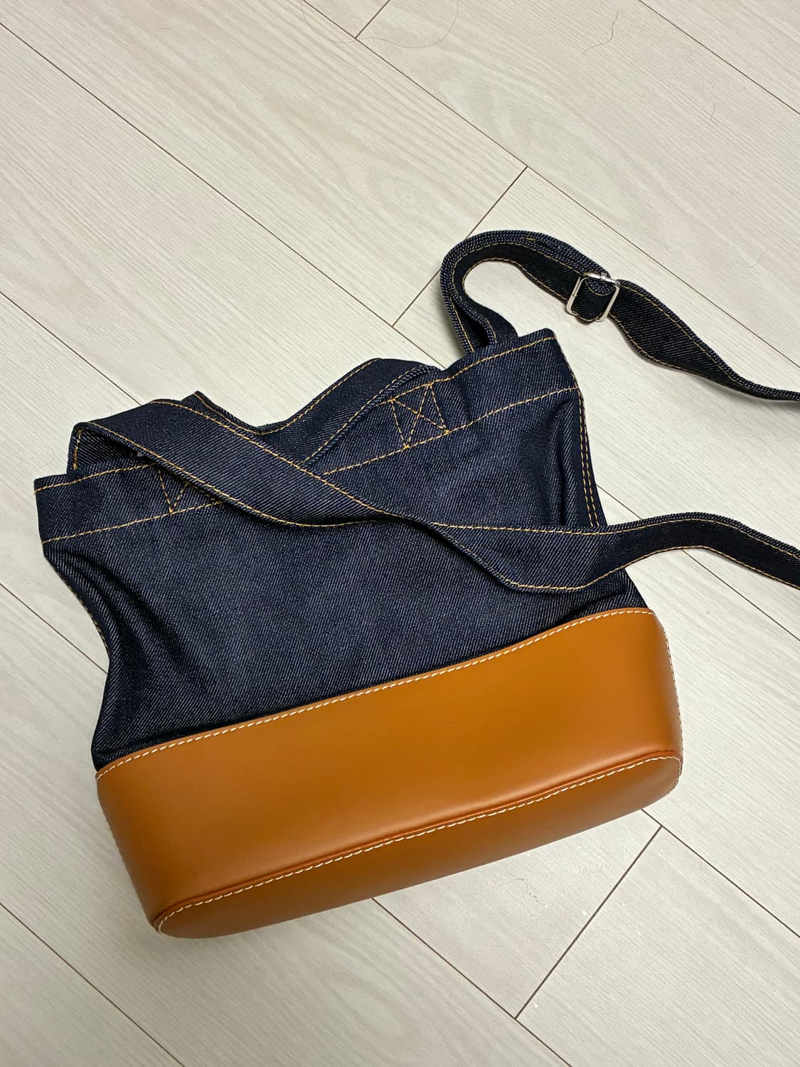 아페쎄 미니 악셀 토트백 가방 캐러멜_CODDPM67009CAF 상품이미지4