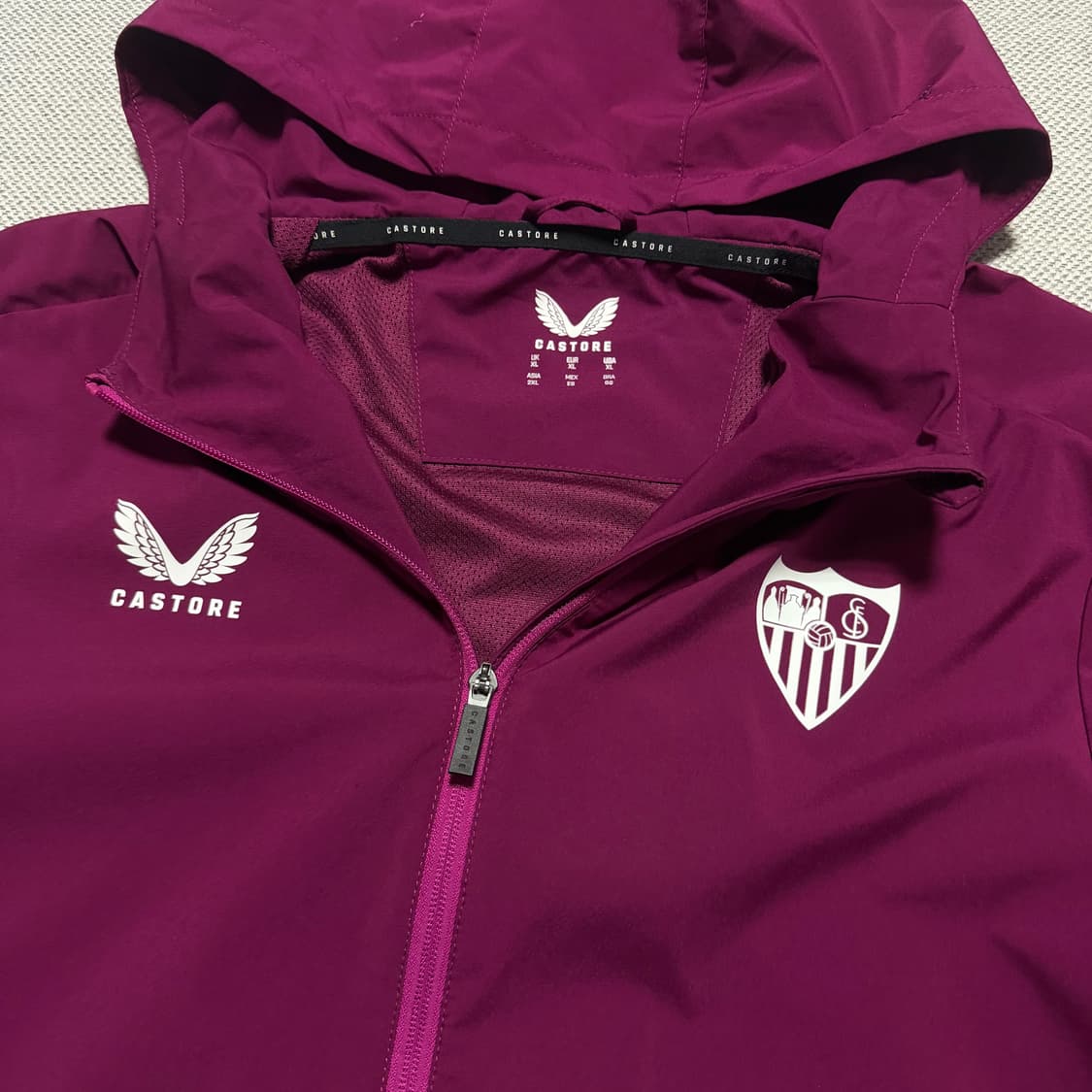 캐스토어 세비야 FC 후드 바람막이 상품이미지3
