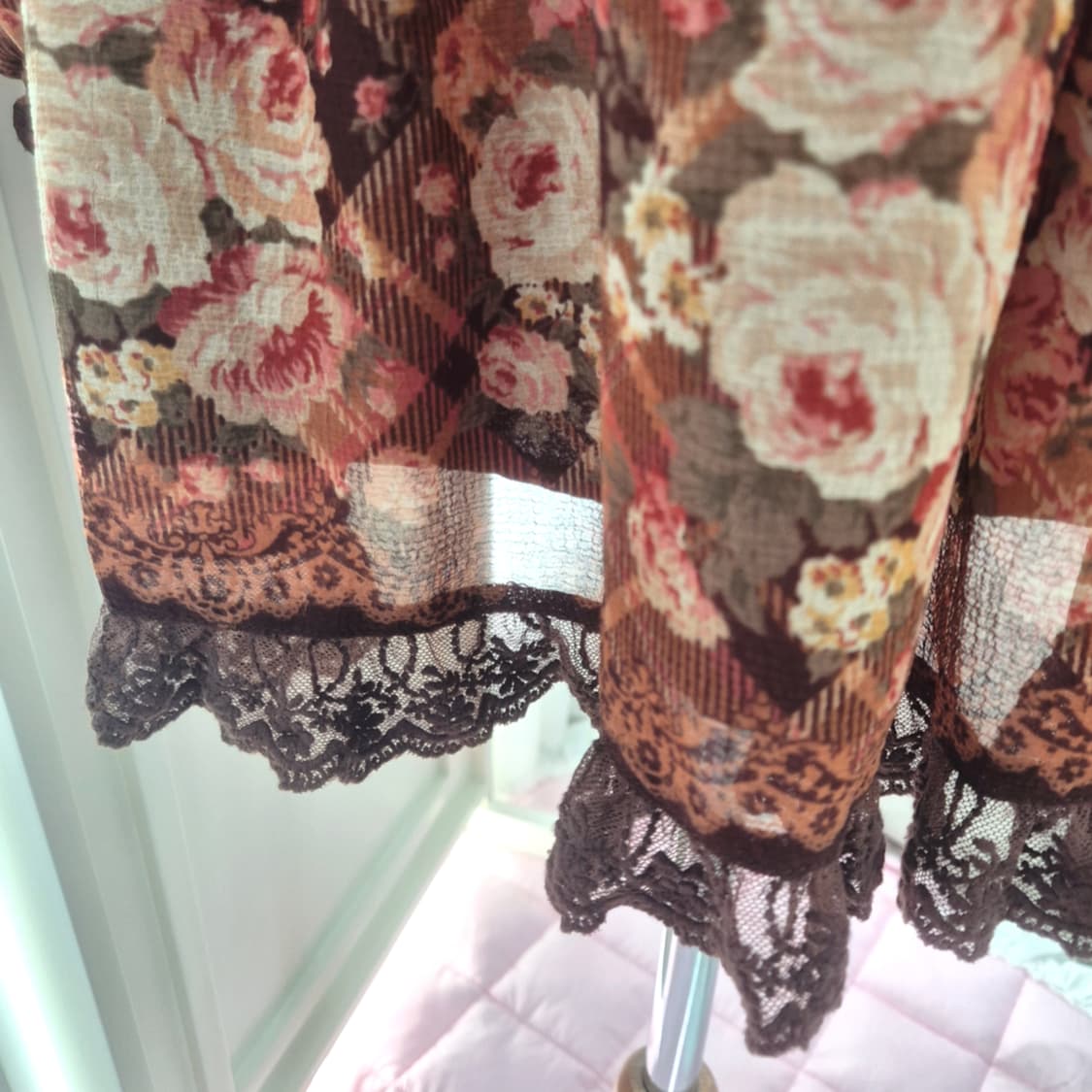 LIZLISA 리즈리사 라떼갸루 히메갸루 플로럴 오프숄더 미니 원피스 상품이미지3