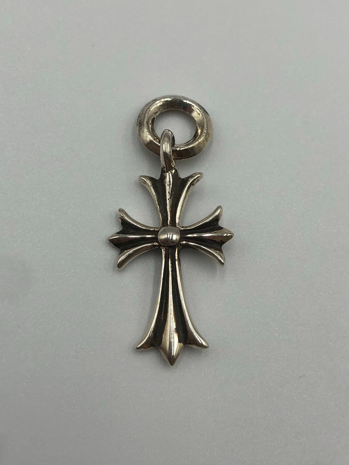 크롬하츠 타이니크로스 참 펜던트 상품이미지2