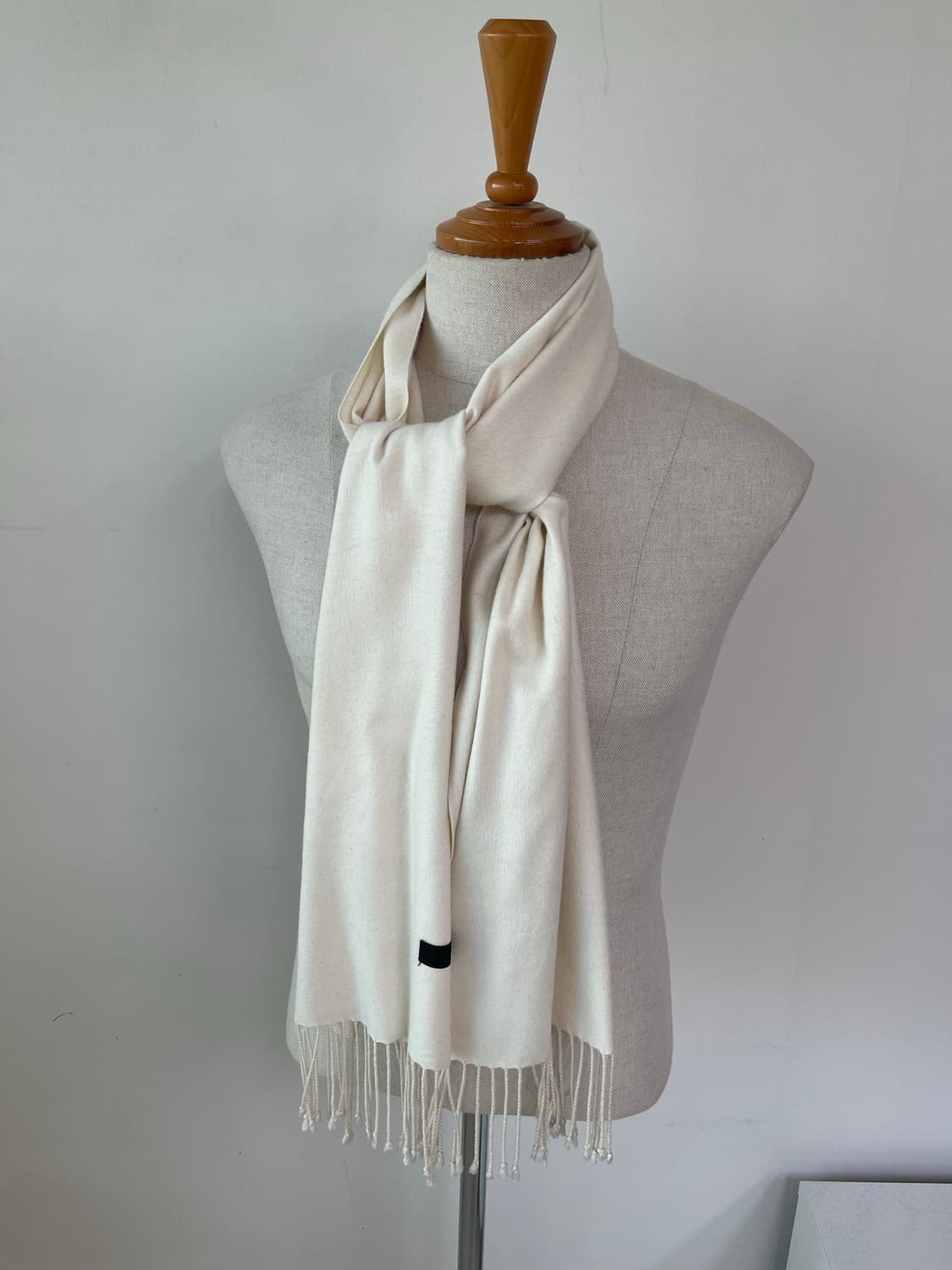 꼼사 데 모드 크림화이트 머플러 상품이미지1