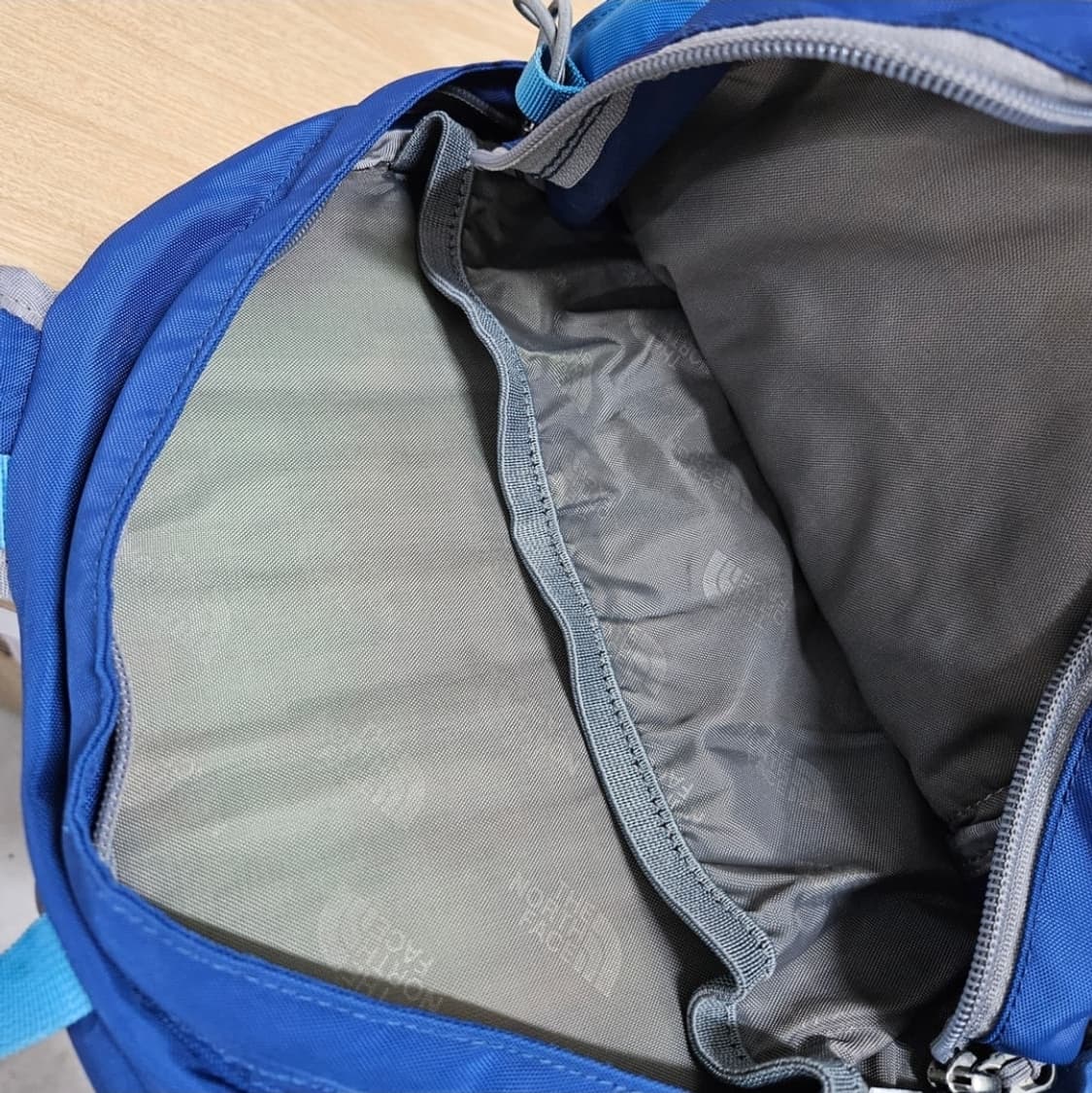 노스페이스 미니 핫샷 백팩 블루 상품이미지5