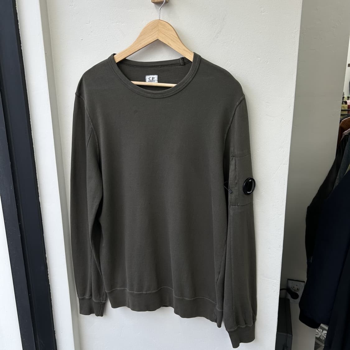 15852 - C.P 컴퍼니 차콜 렌즈 맨투맨 상품이미지2