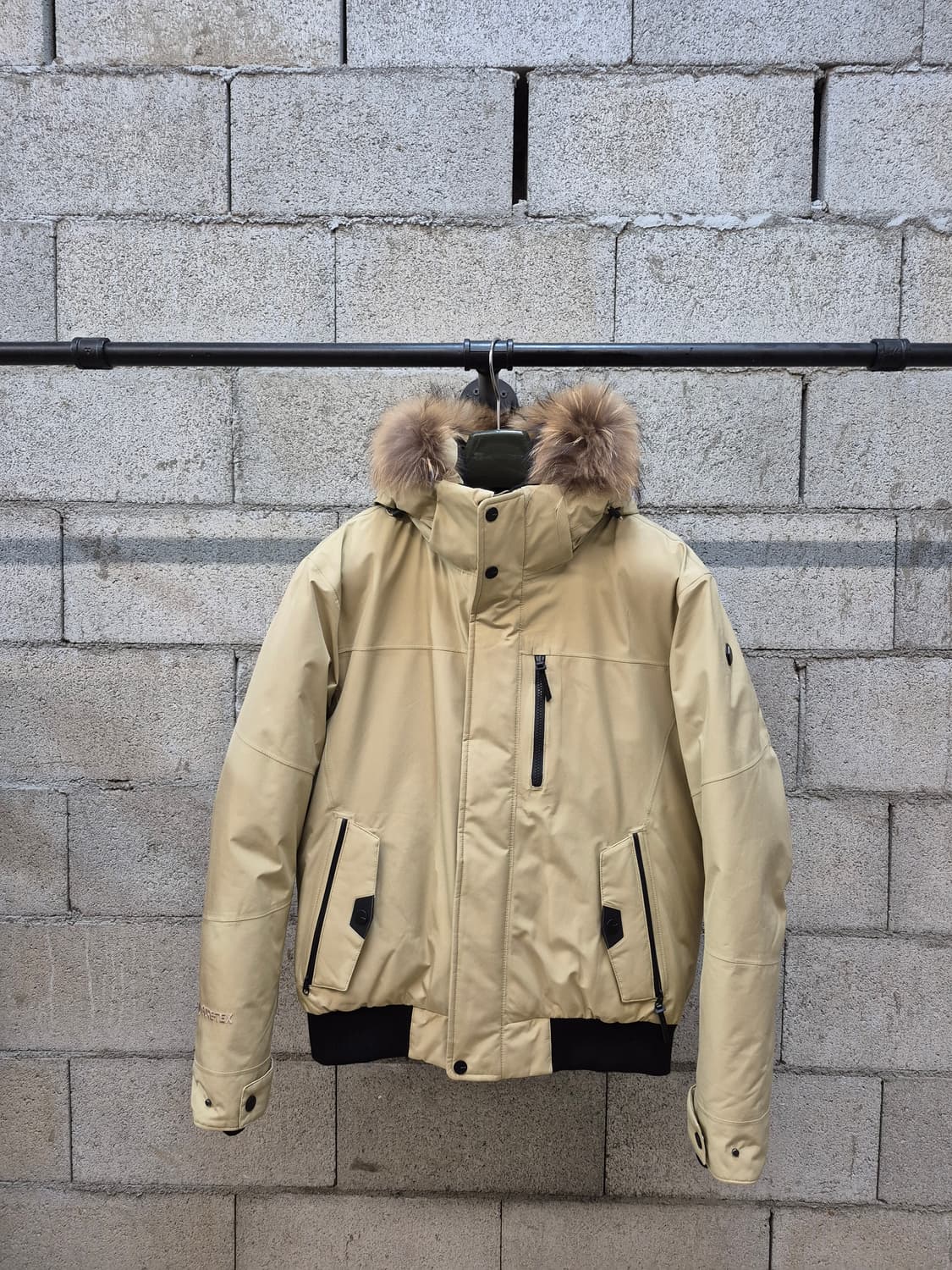 블랙야크 고어텍스 다운 숏패딩(M 상품이미지1