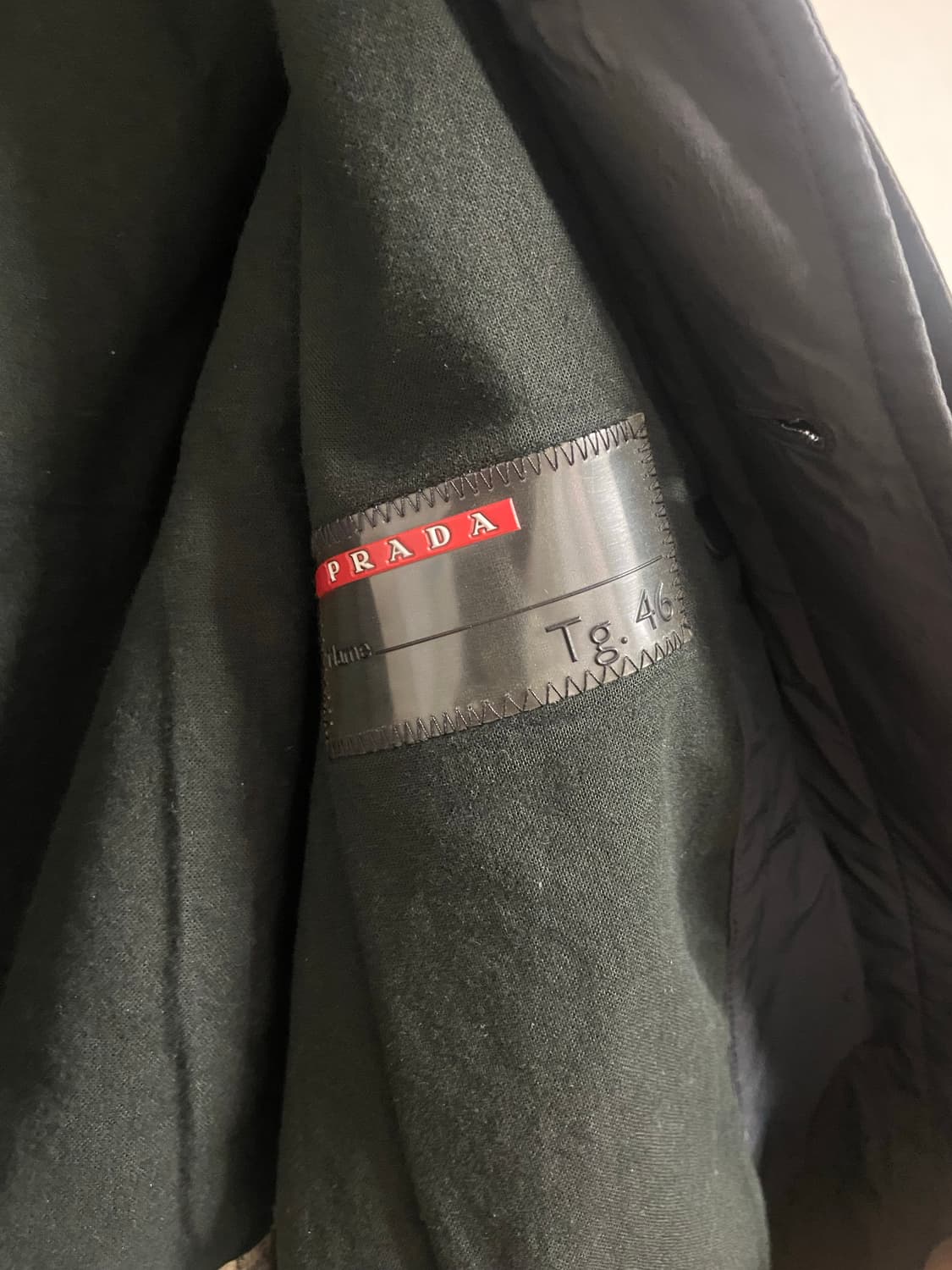 프라다 스포츠 나일론 패디드 맥코트 상품이미지9