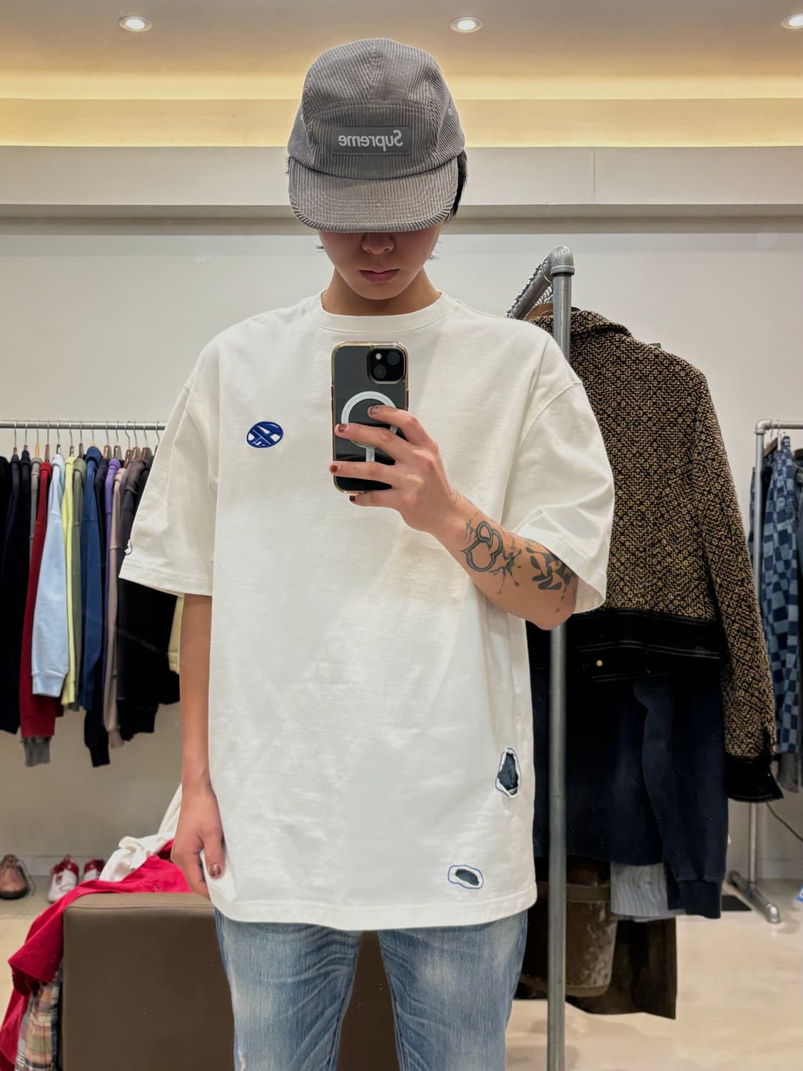 아더에러 디스토트 로고 스티치 홀 오버사이즈 티셔츠  상품이미지7