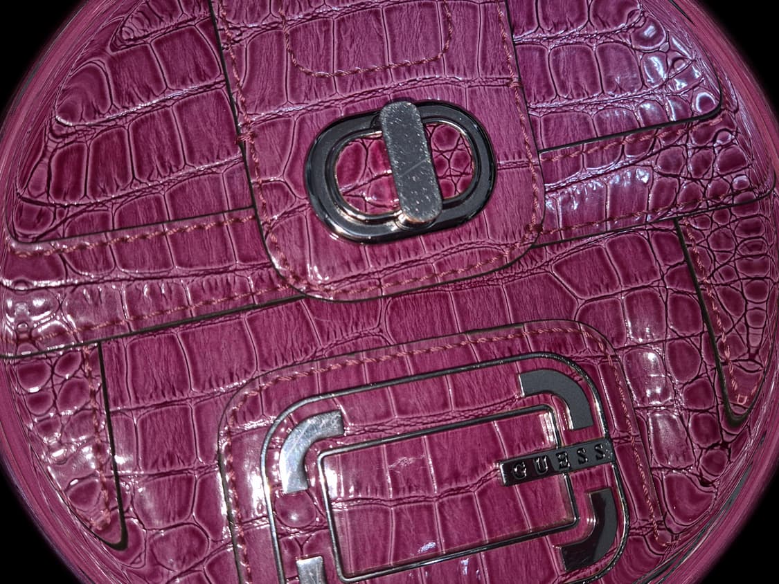 GUESS y2k Pink phyton Glossy Bag 상품이미지3