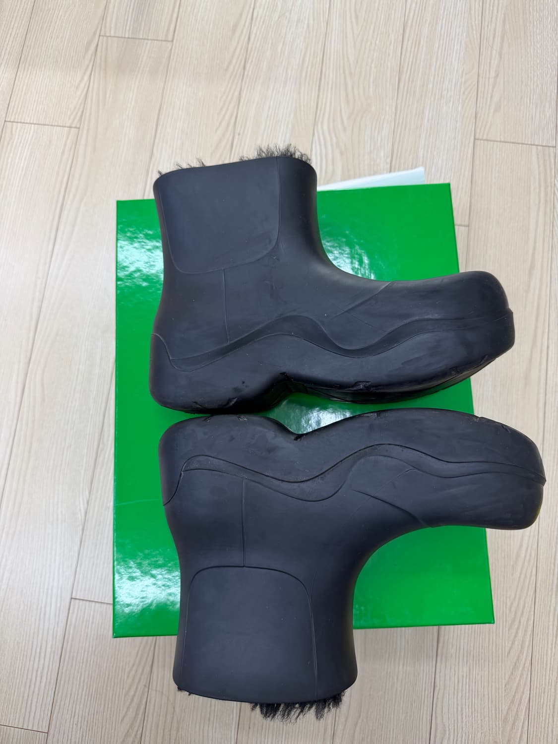 보테가 베네타 시어링 퍼들부츠 38사이즈 판매합니다 상품이미지5