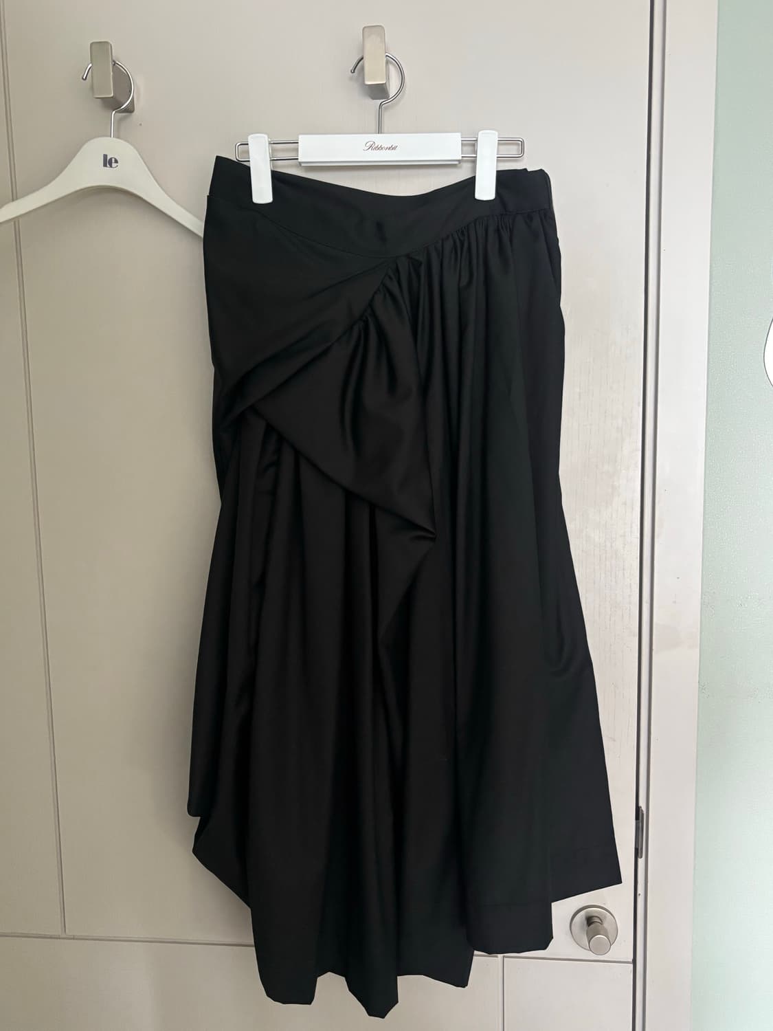 플레어업 드레이프 레이어드 롱스커트 / 정가 139,000 상품이미지4