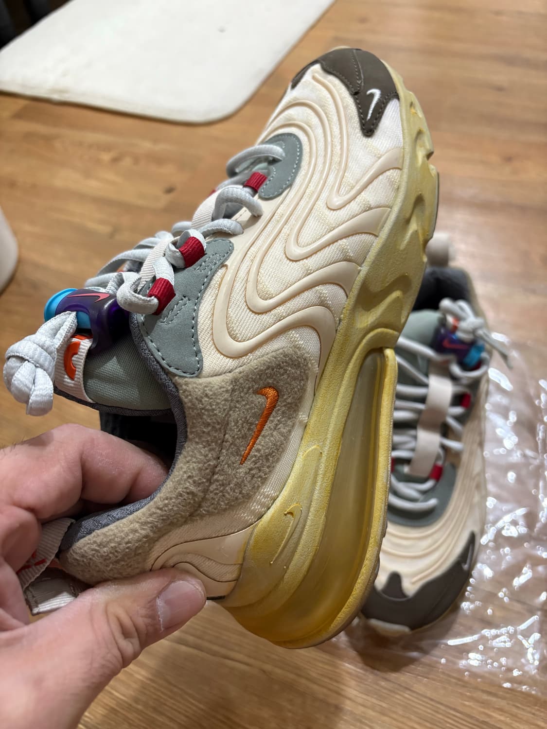 나이키 x 트래비스스캇 에어맥스 리액트 캑터스 트레일 240 상품이미지4