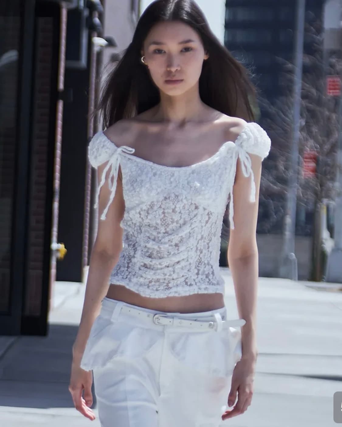 CERRIC - LACE CREASE SHIRRING HALF TOP / 상품이미지3