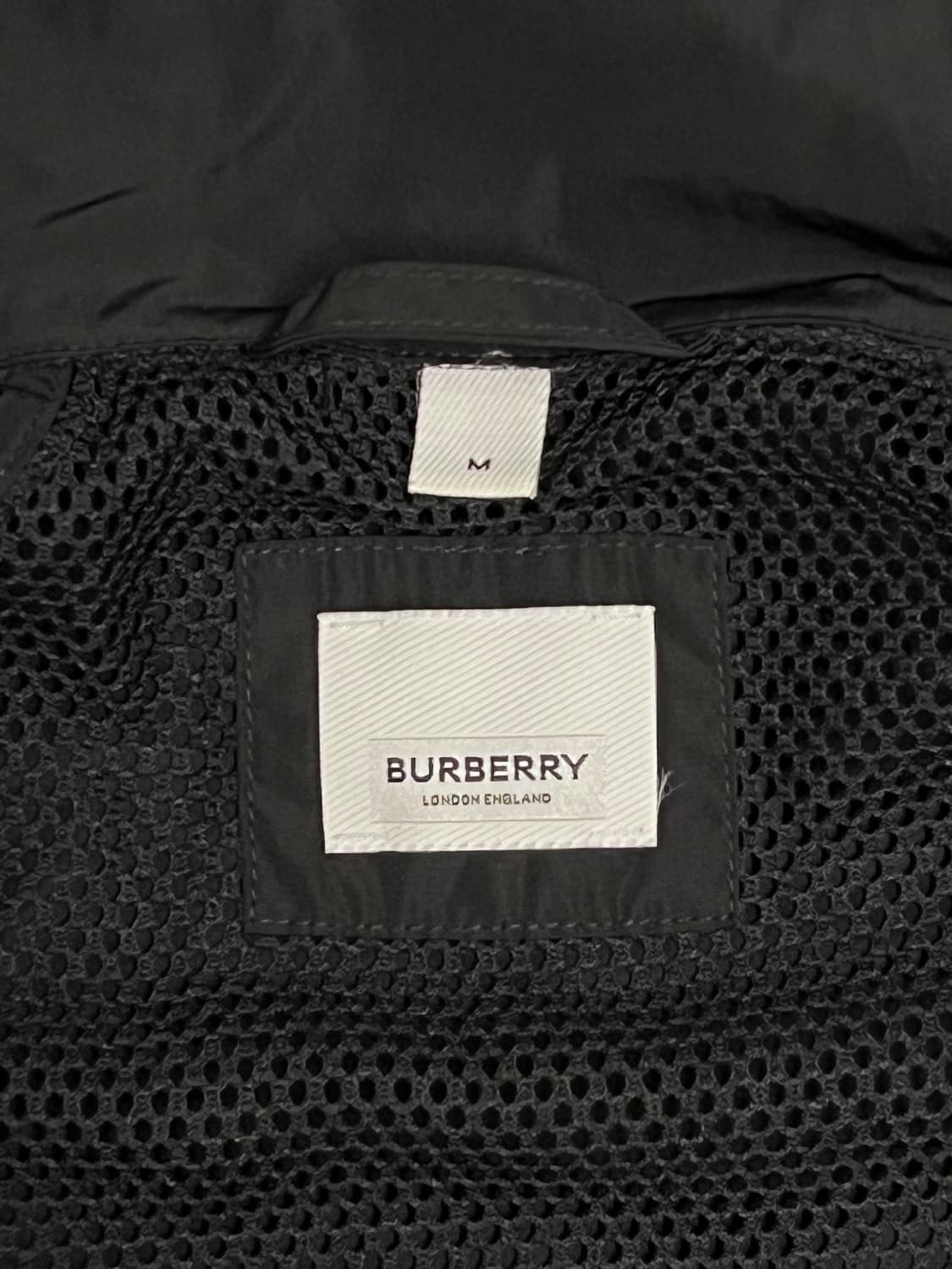 (정품)버버리 패치로고 블랙 바람막이M 상품이미지5