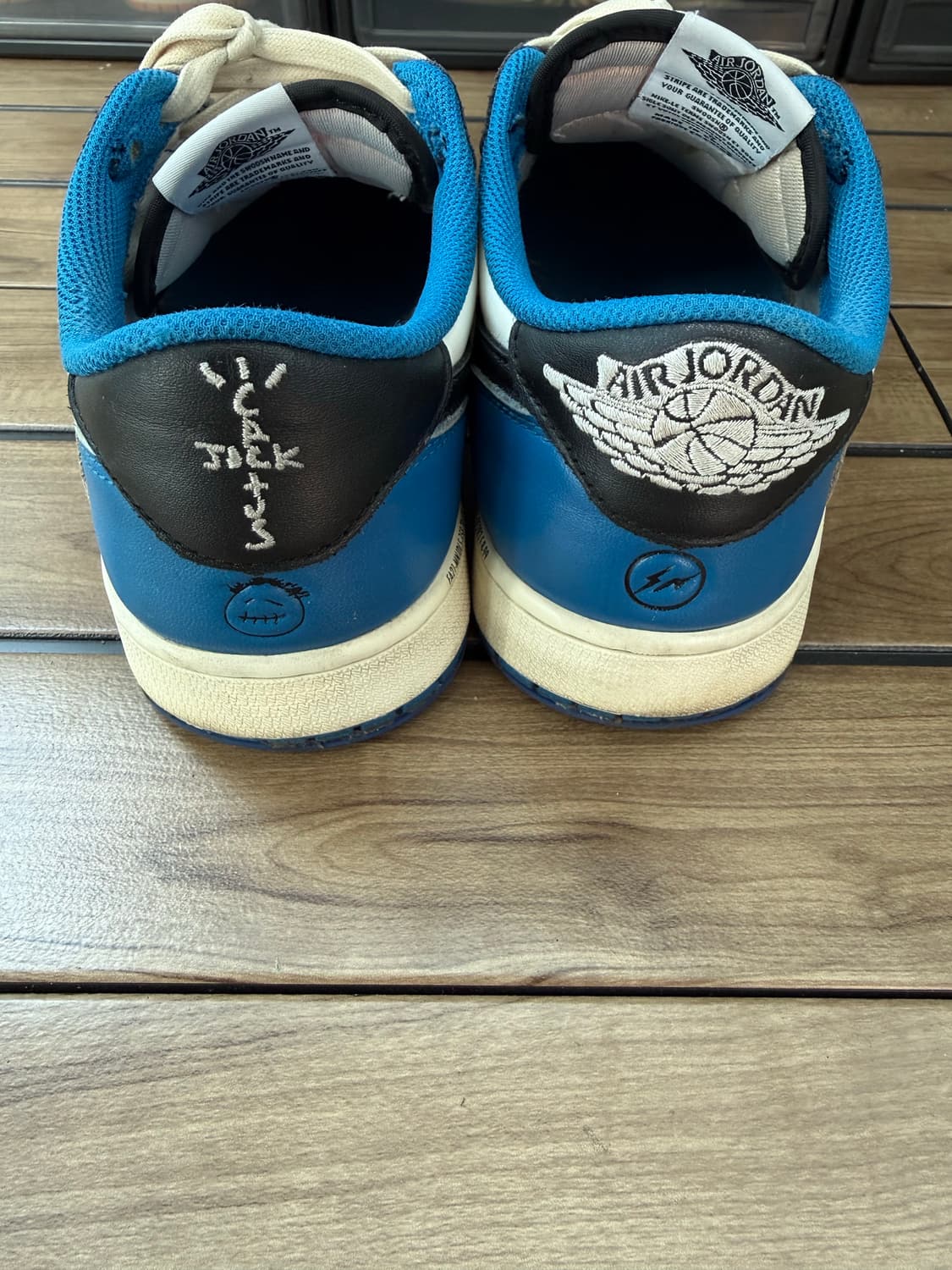 조던1 트래비스스캇 프라그먼트 로우 상품이미지7