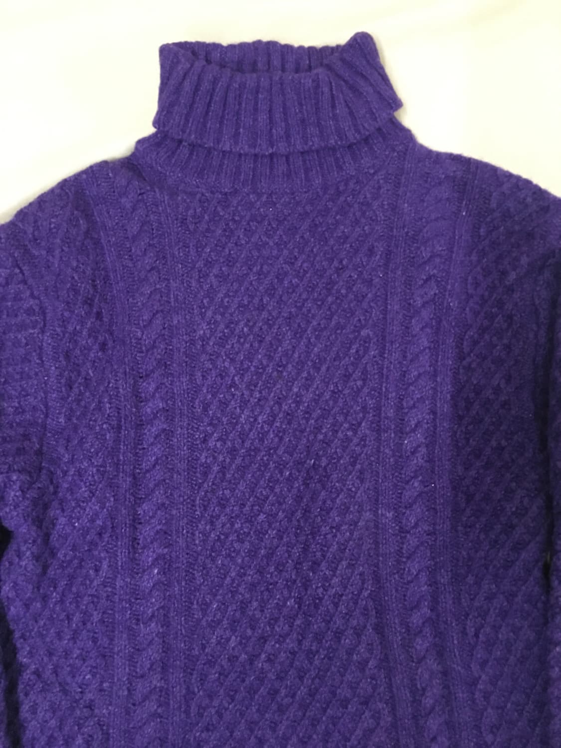 급처! 빔스 꽈배기 목폴라 니트 상품이미지3