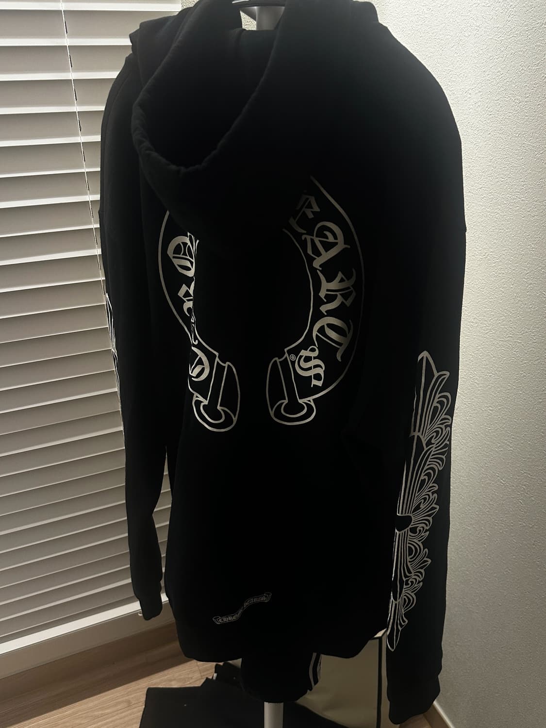 크롬하츠 홀스슈 플로랄 후드 블랙 L 상품이미지2