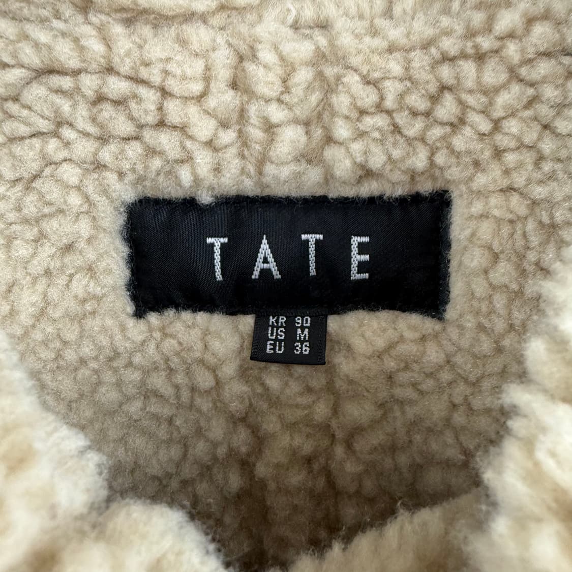 (90) 테이트 버클 포인트 무스탕 점퍼 상품이미지3