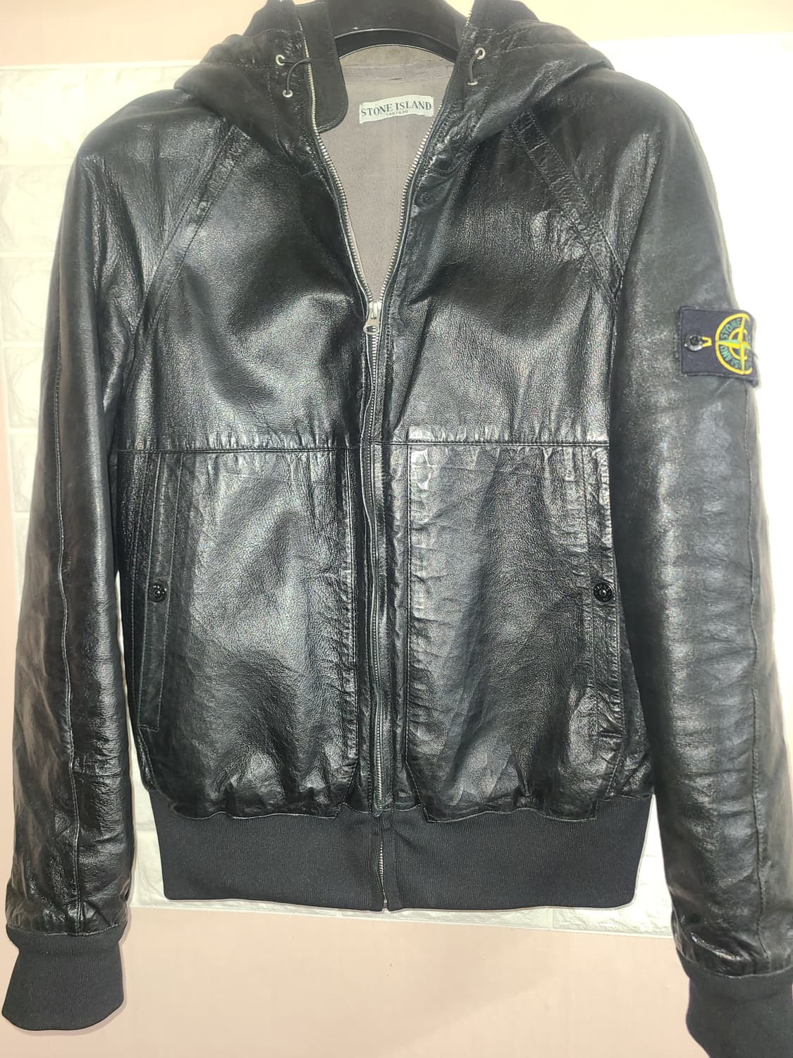 스톤아일랜드 cast metal 소가죽 후드점퍼(M-L) 상품이미지1