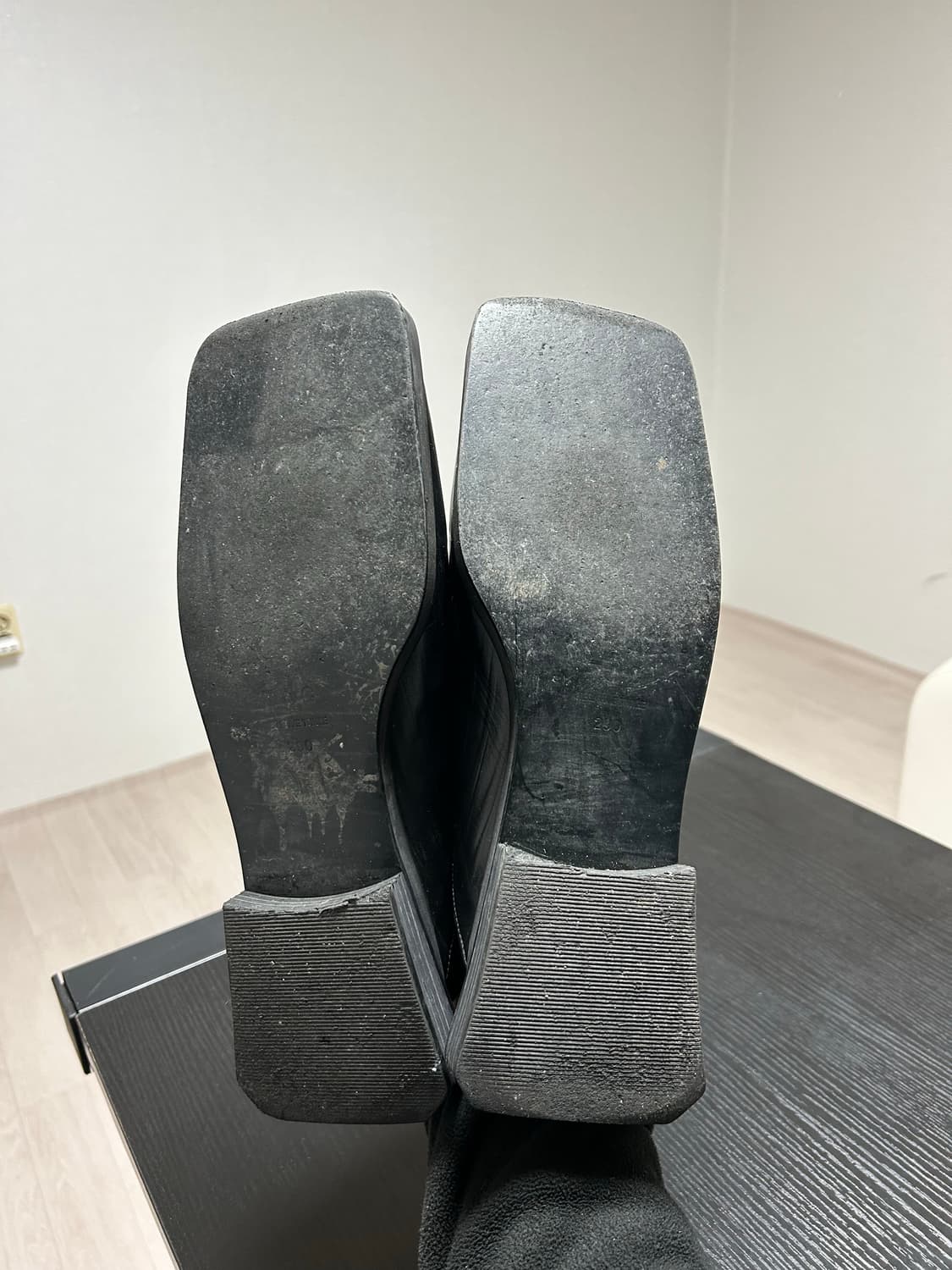 네거티브쓰리 플리츠로퍼 상품이미지5