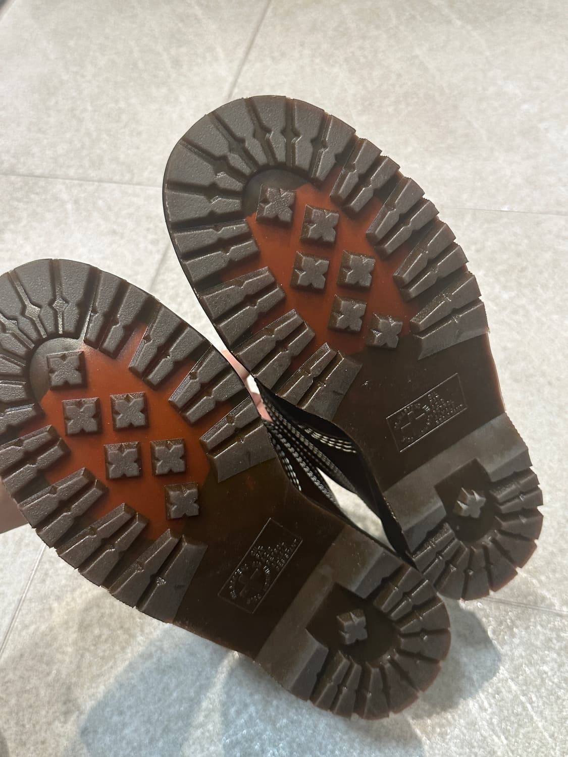 닥터마틴 로웰 270 상품이미지2