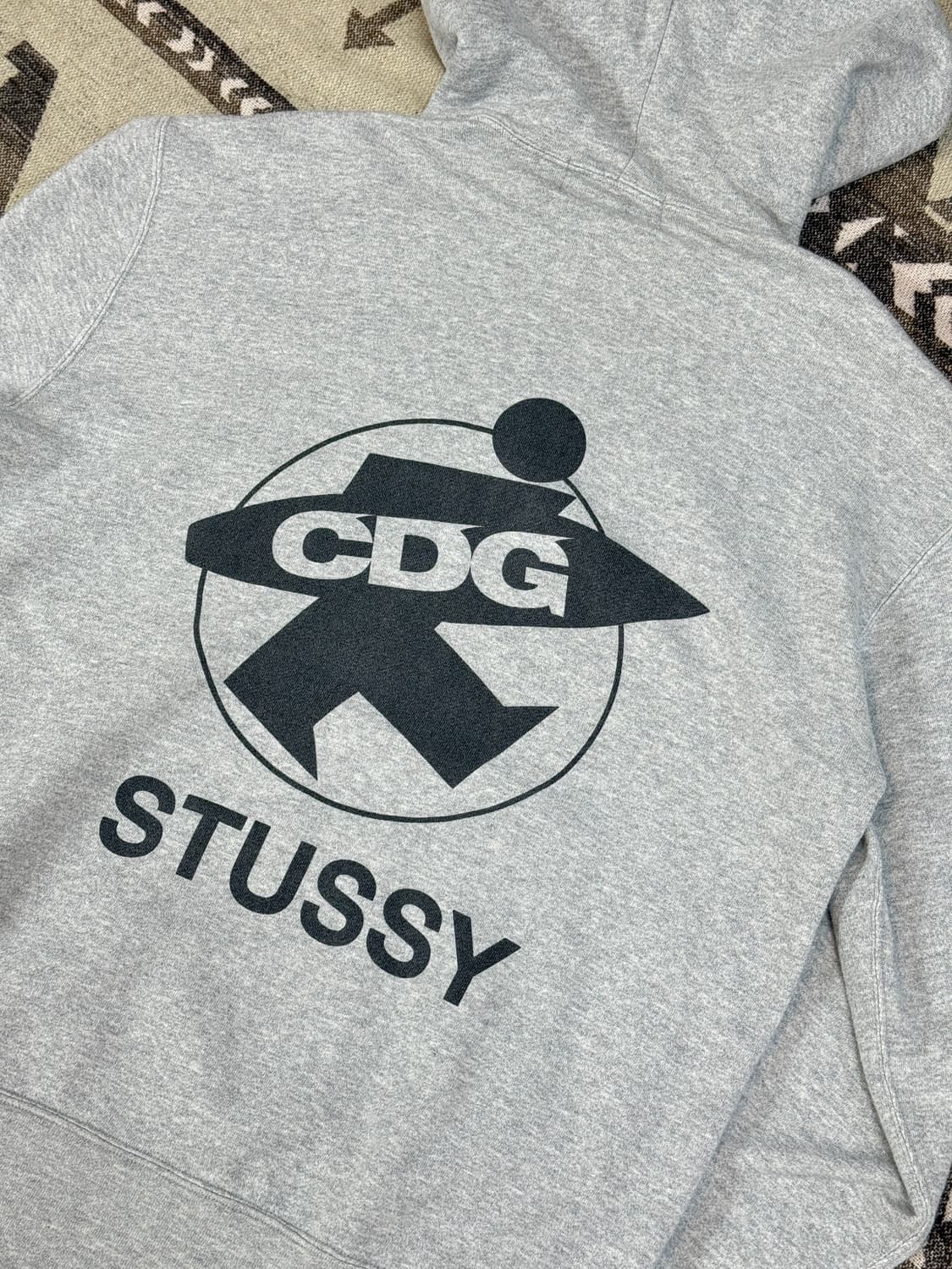 CDG x Stussy 콜라보 후드티 그레이  상품이미지4