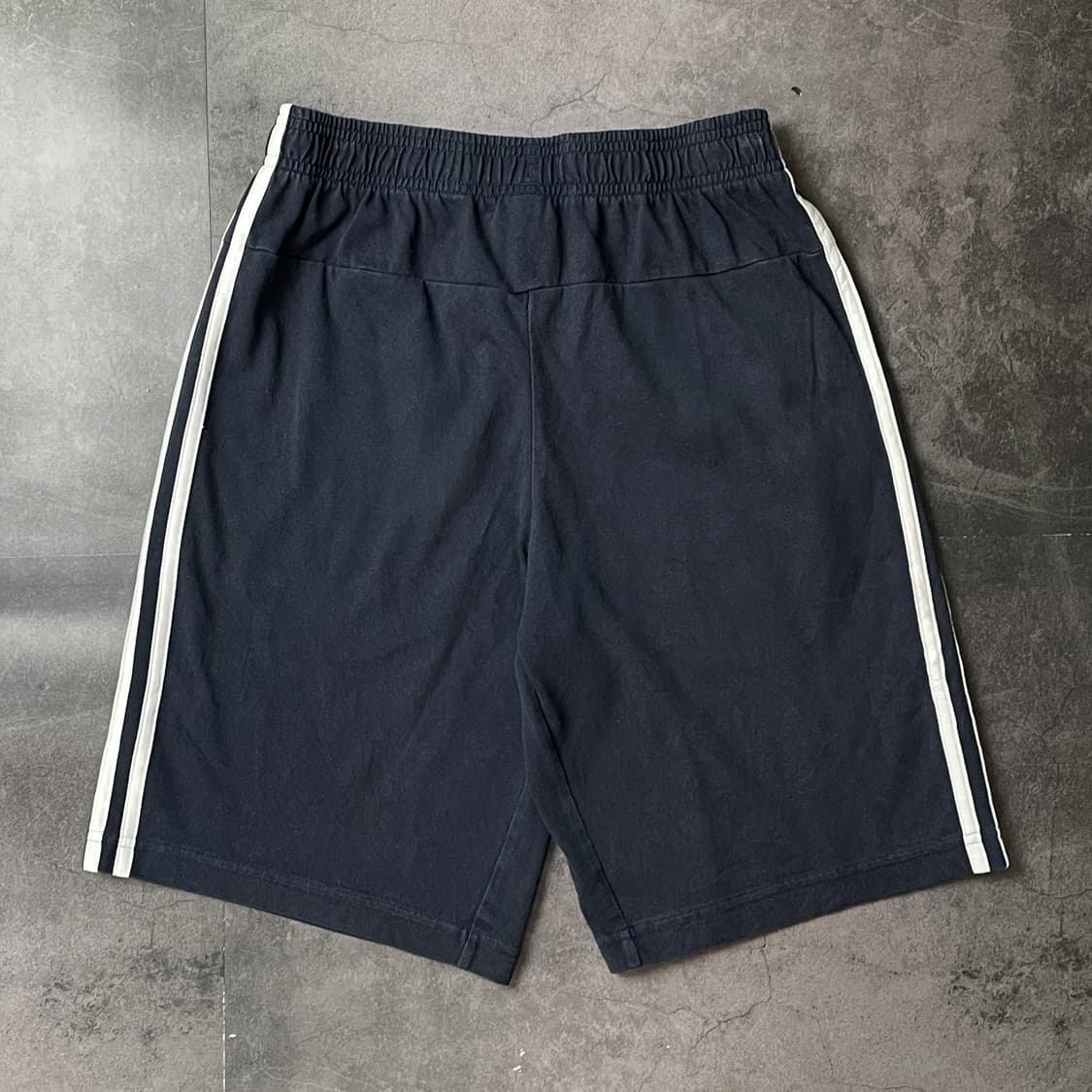 ADIDAS 아디다스 네이비 밴딩 스웨트 하프팬츠 A01205 상품이미지5