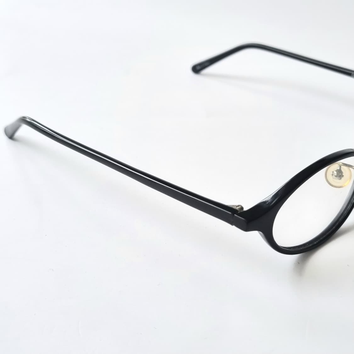 데드스탁 코받침있는 오벌쉐입 뿔테 안경테 상품이미지8