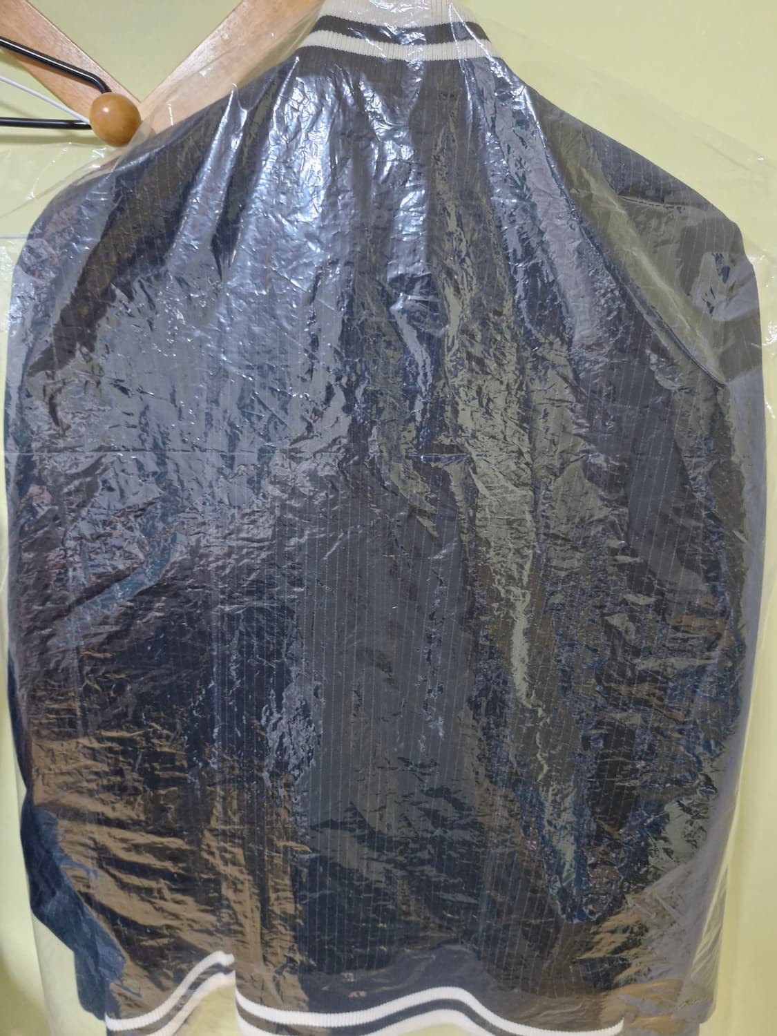 유스 트랙자켓 블랙스트라이프 새상품팝니다 상품이미지2