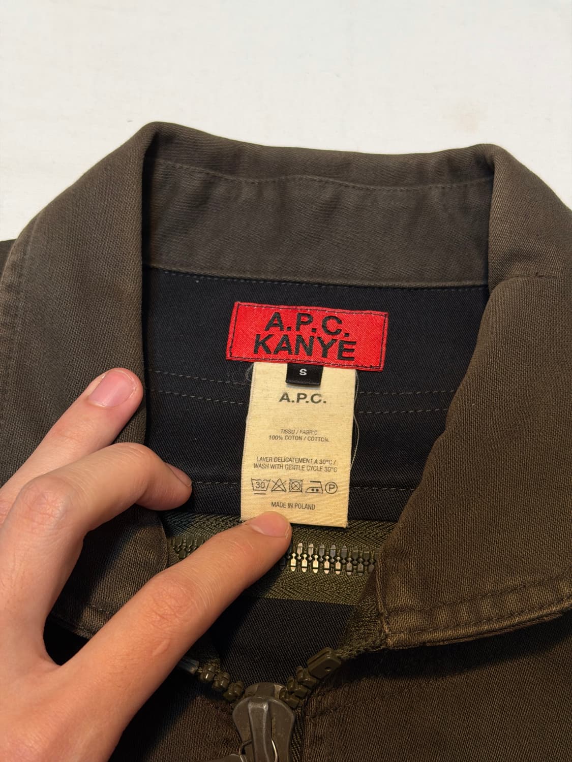 APC X KANYE 14FW 스위스 아미 파카 올리브 카키 상품이미지8