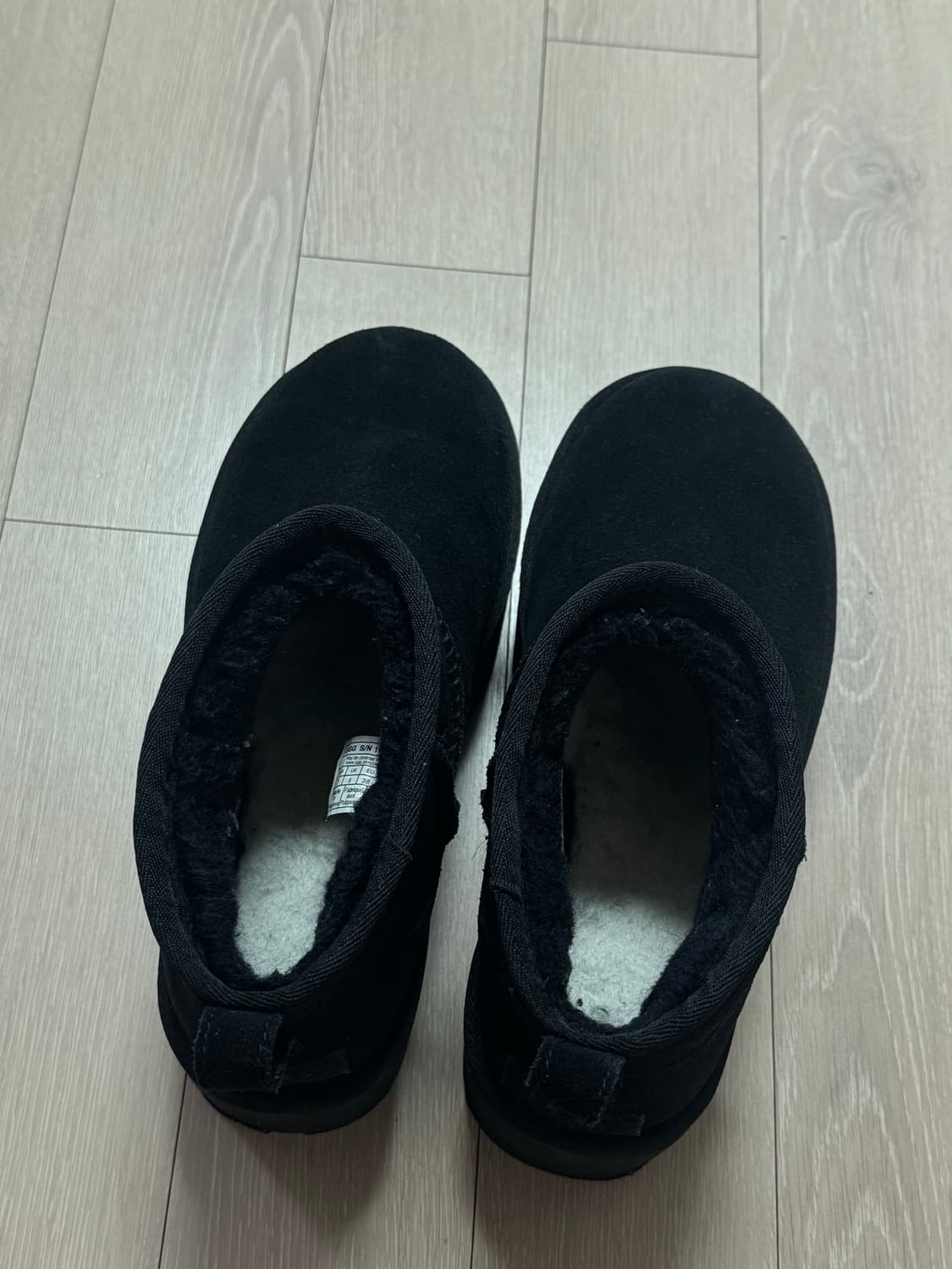 어그 UGG 클래식 울트라 미니 플랫폼 부츠 (블랙_US 7 W_240- 상품이미지6