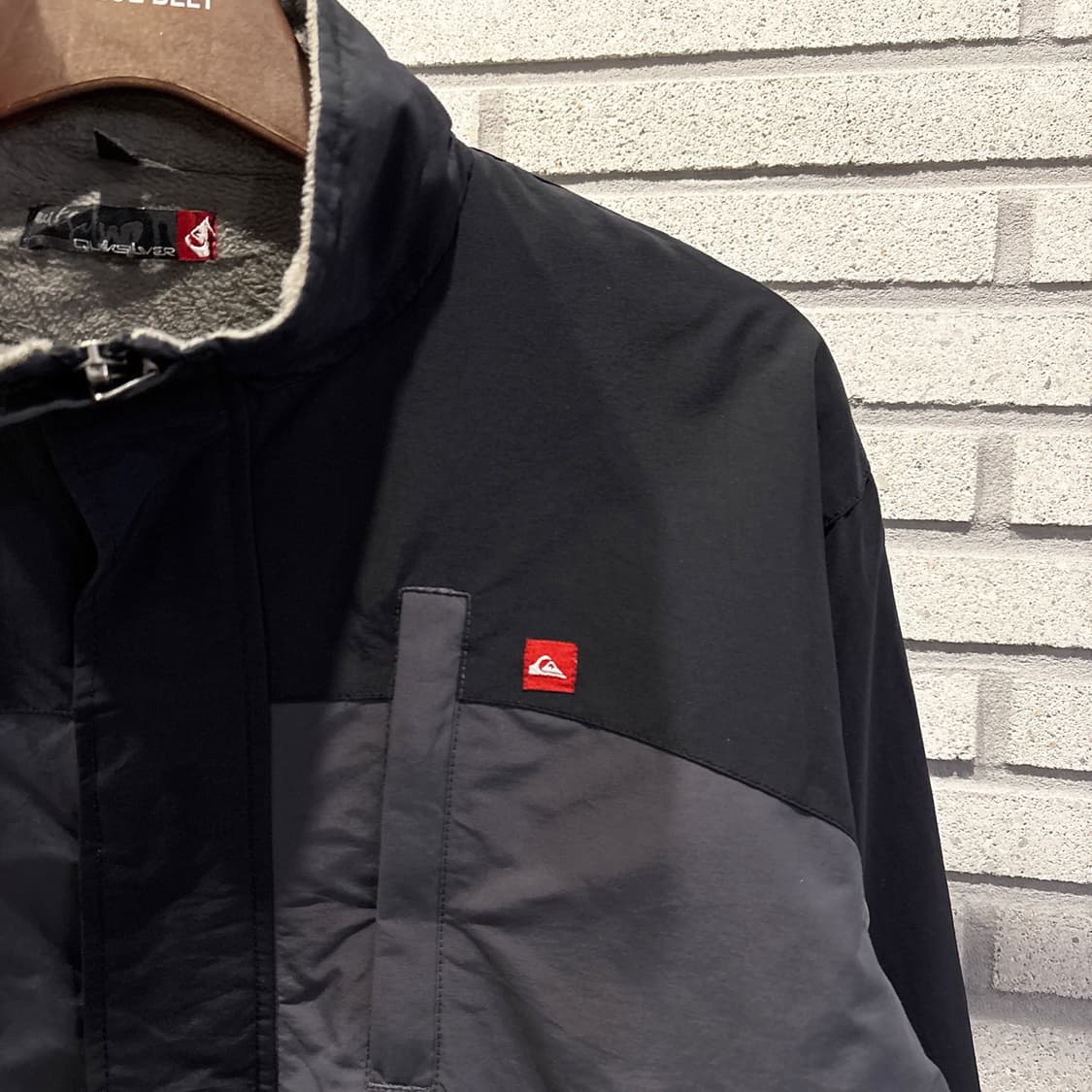 Quiksilver 테크 아웃도어 플리스 자켓 소매그래픽 컬러블럭 차콜 상품이미지7