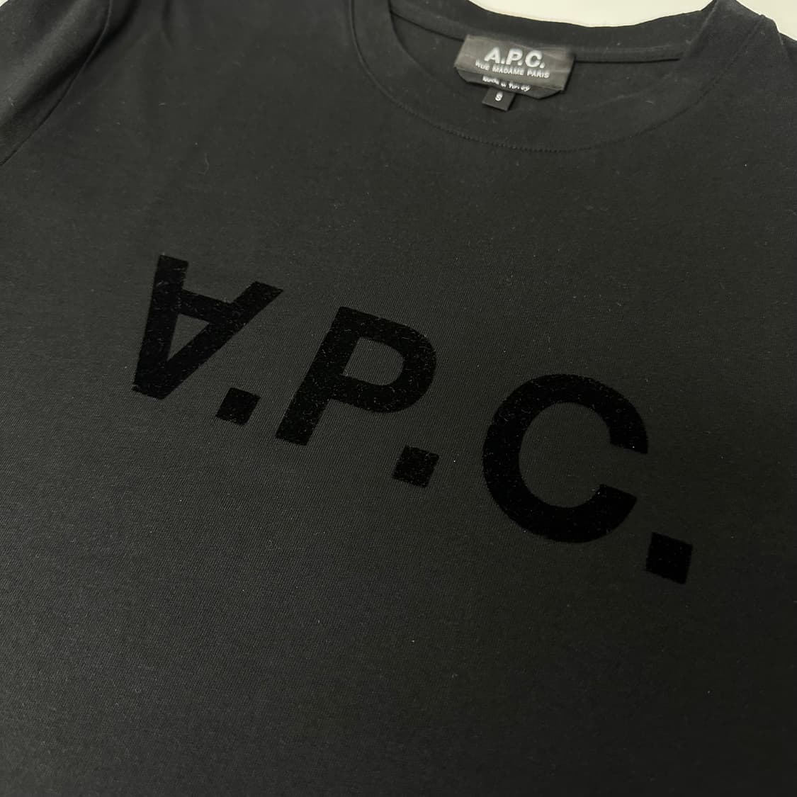 아페쎄 벨벳 로고 티셔츠 상품이미지3