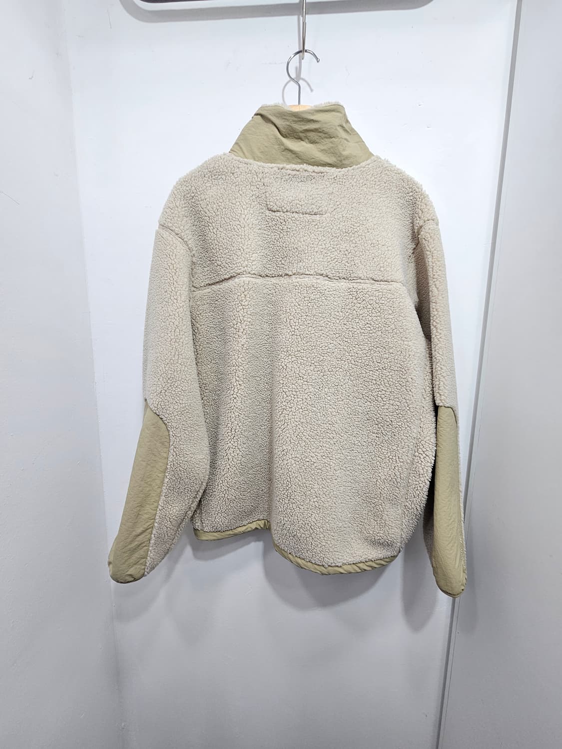 아웃스탠딩&카카오뱅크 콜라보 보아 플리스 자켓 상품이미지9