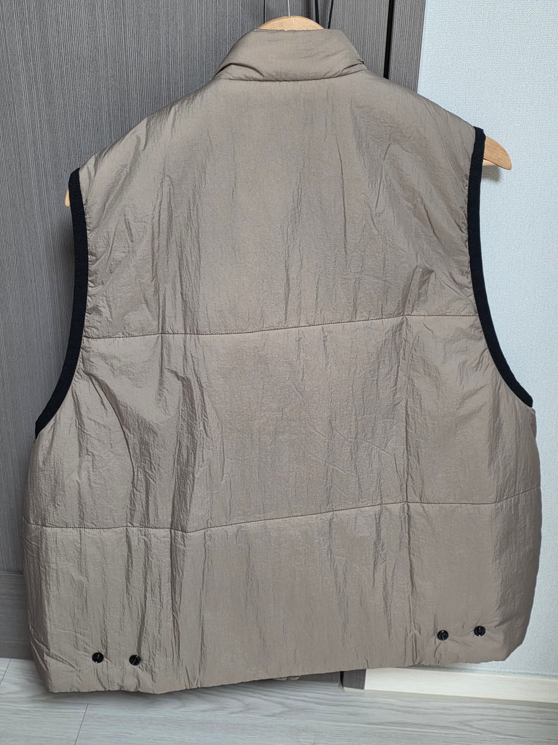 모이프(aw24) 오버밀 베스트 잠본 색상 m사이즈 팝니다 상품이미지2