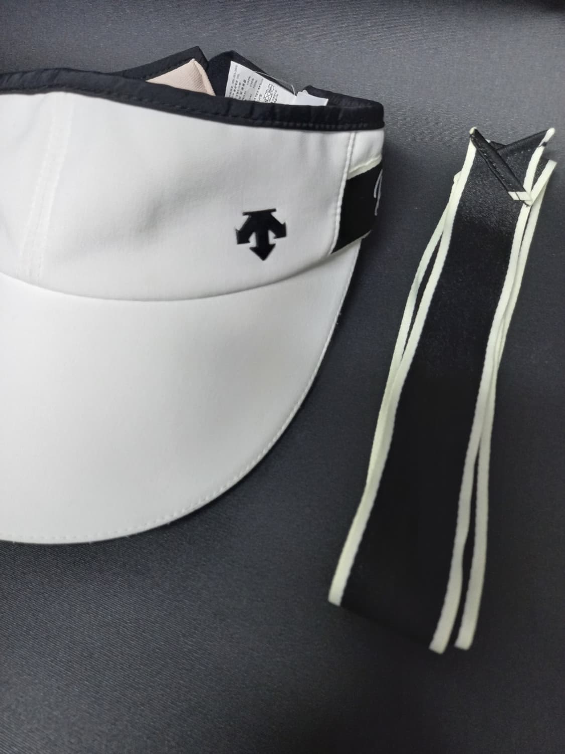 데상트 골프 여성 썬캡 테일 상품이미지2