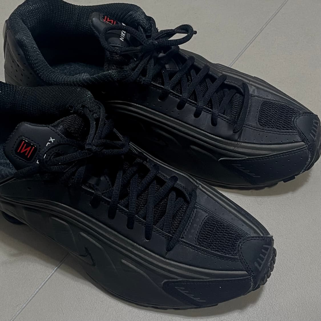 나이키 샥스 300 상품이미지1