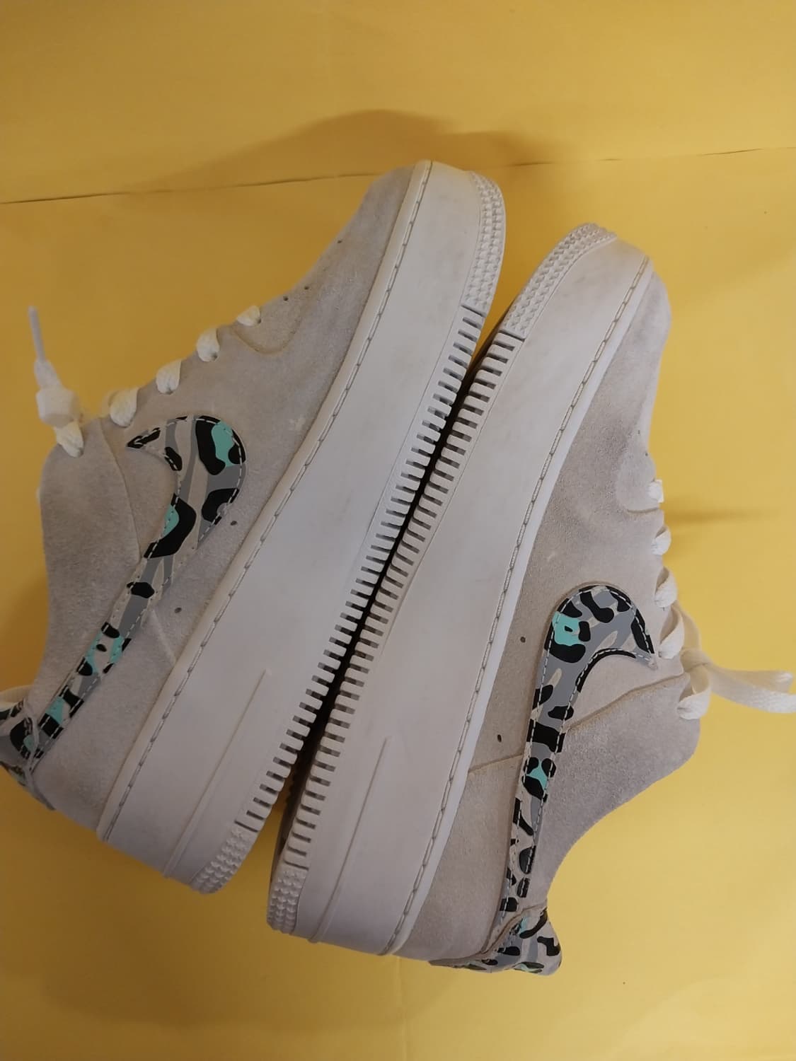 여성 나이키 에어포스1 세이지 화이트 레오파드 운동화 (245) 상품이미지7