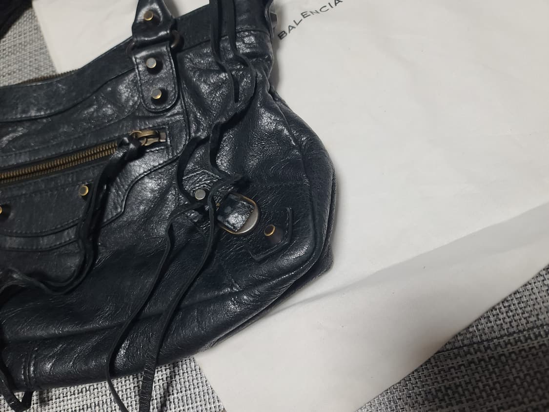 발렌시아가 모터 퍼스트백 숄더백 모터백 상품이미지4