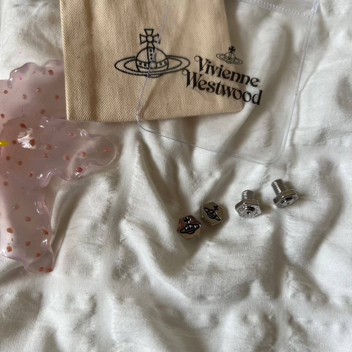 비비안웨스트우드 아델 볼트 이어링 상품이미지3