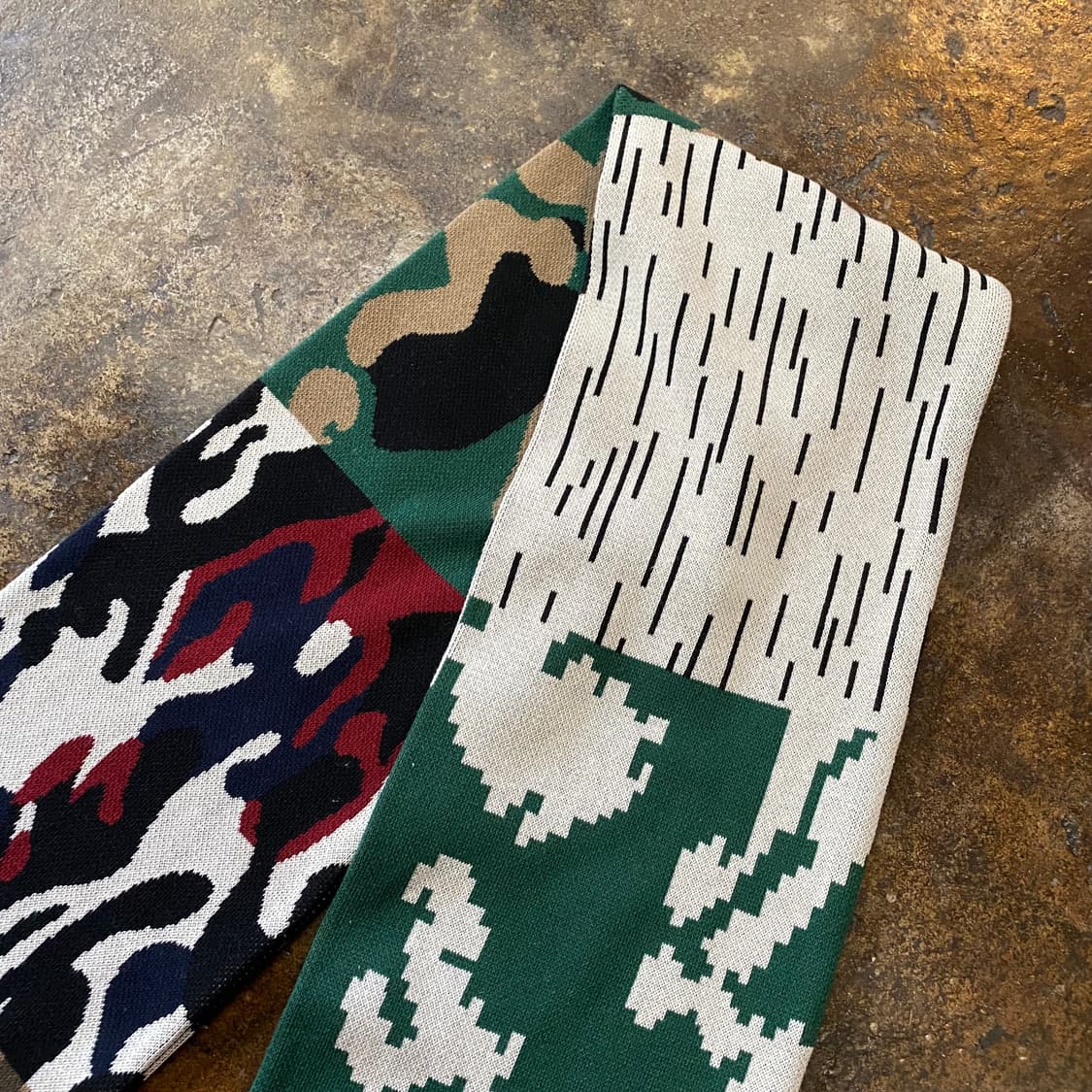 고샤 루브친스키 카모 머플러 상품이미지4