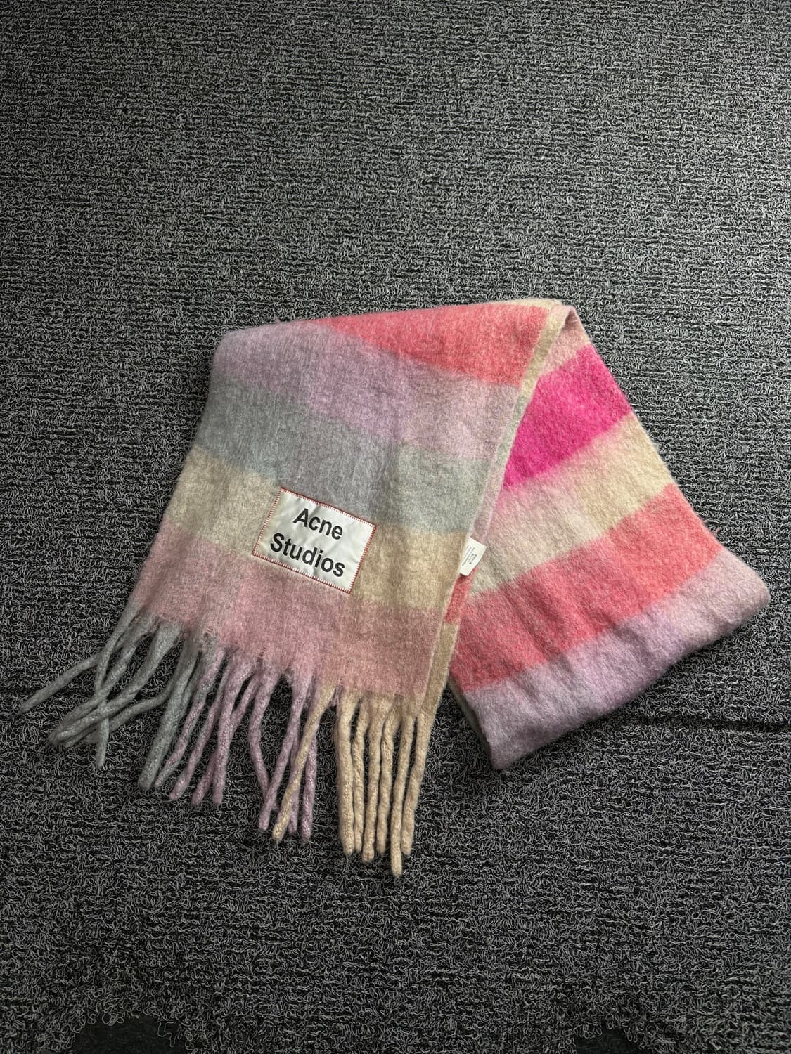 아크네 스튜디오 모헤어 체크 머플러 3721 상품이미지3